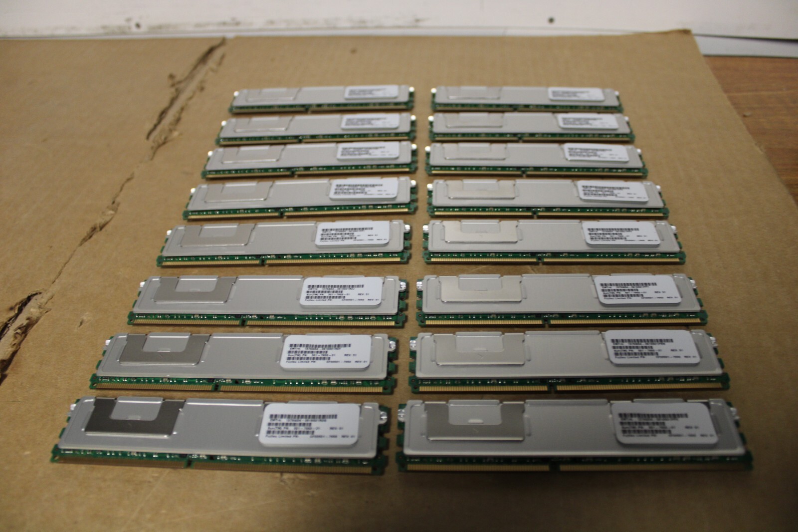 32Gb 16x Sun T5220 501-7953 2GB Server Memory DIMM Ddr2-667/Pc2-5300 (Sesx2B1Z)