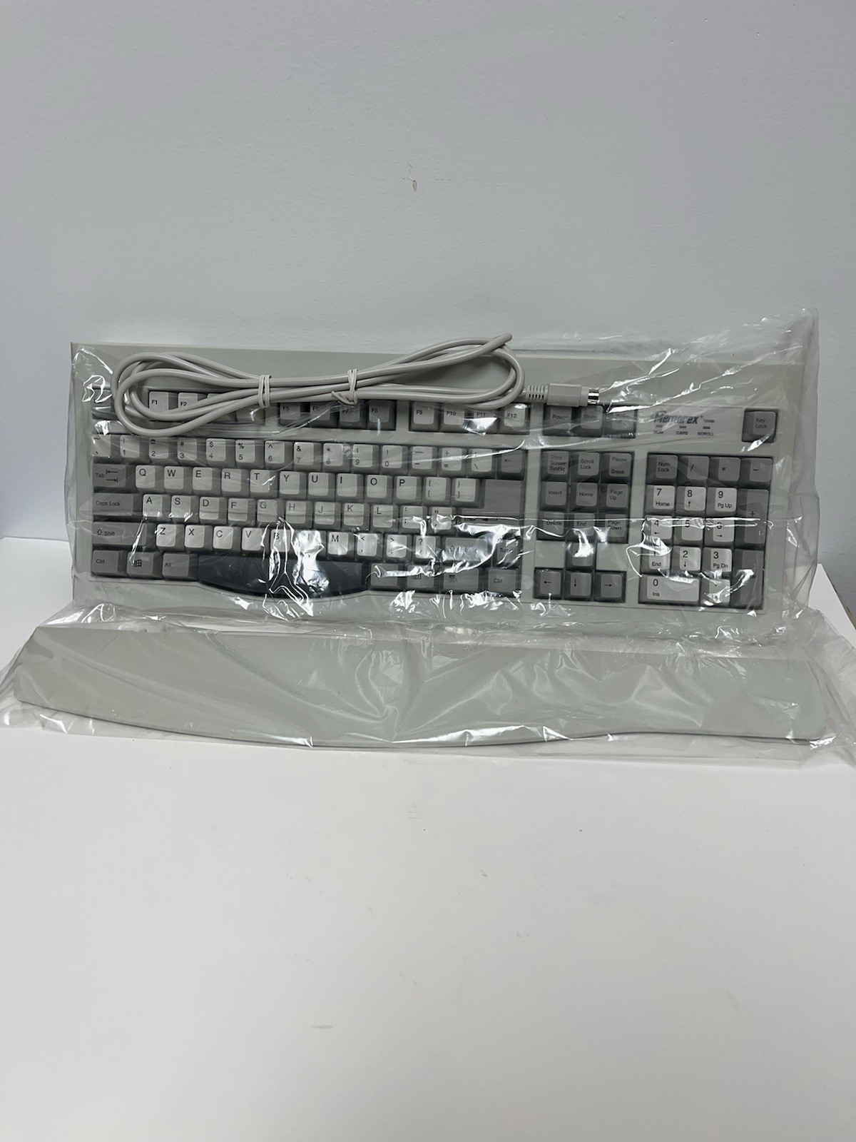 Vintage Memorex Windows 95/98 Keyboard TS1000 Spillproof 109