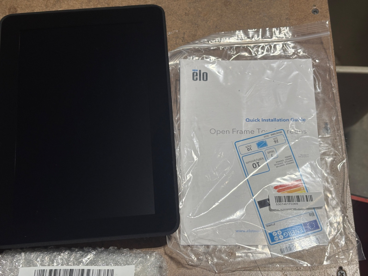 Elo ET1093L 10.1  Open-Frame LCD Touchscreen Monitor 16:10 Original Box