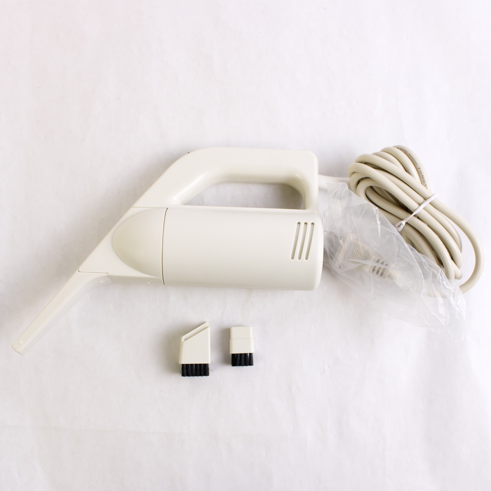 1996 Kensington Desktop Vac with Original Box