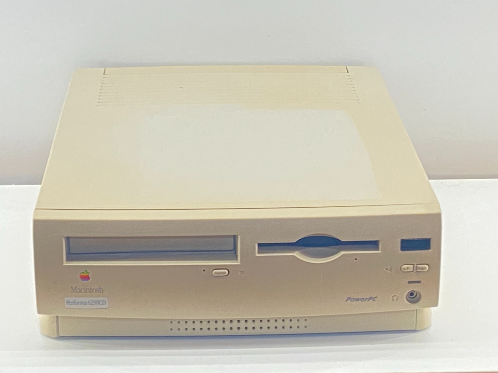 🖥️ Vintage Apple Macintosh Performa 6320CD (Model M3076) Desktop