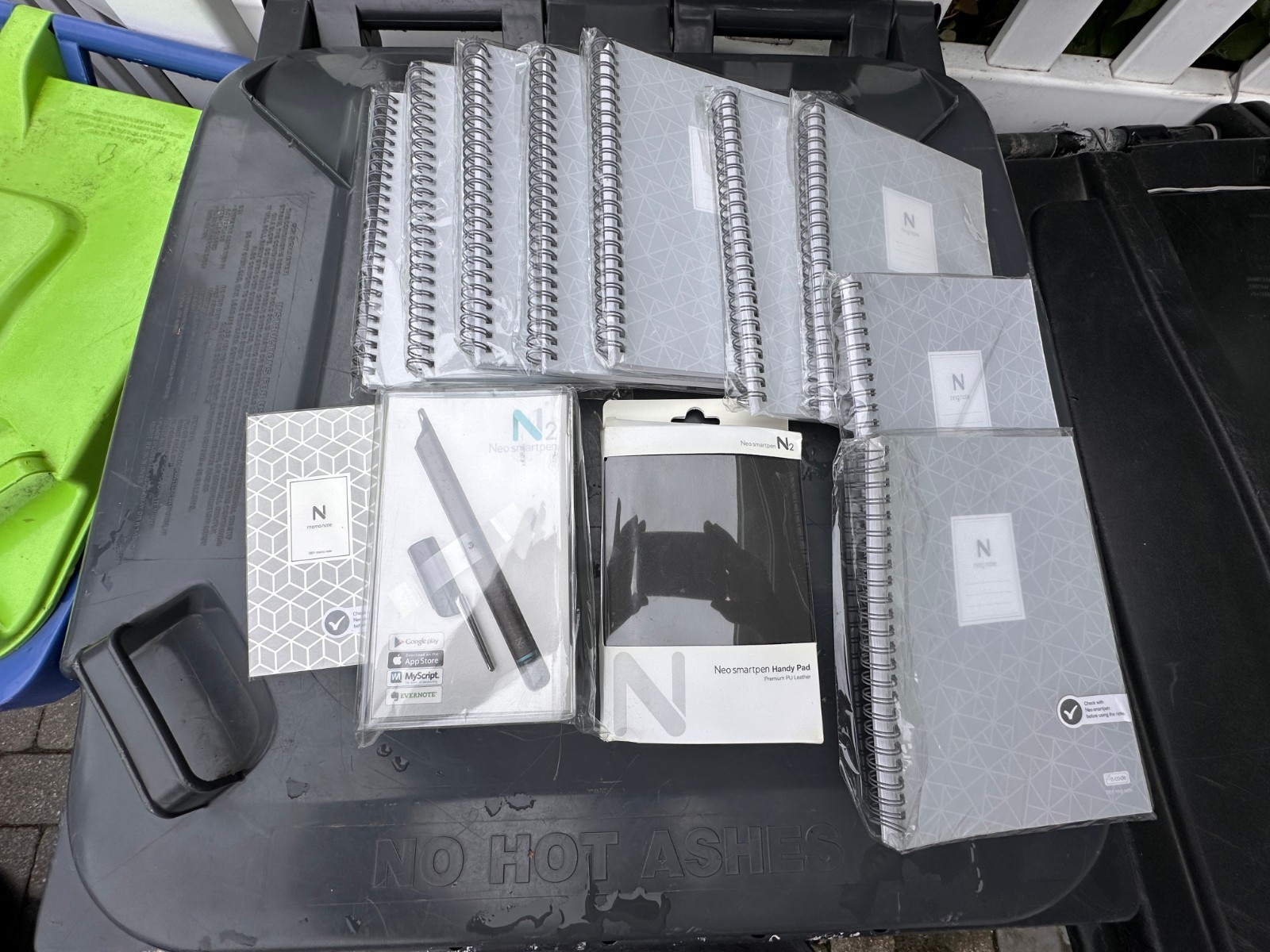 Brand New N2 Neo Smartpen And Professional 9 Notebooks, leather handy & memo pad