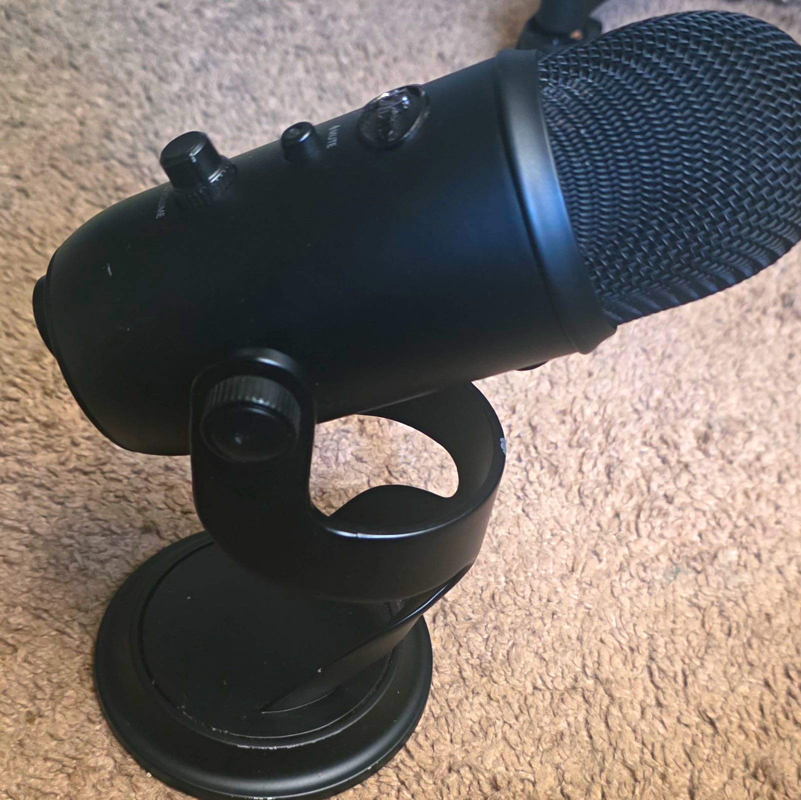 Black USB Condenser Desktop Microphone w/ Stand, Headphone Jack, Gain, Multi