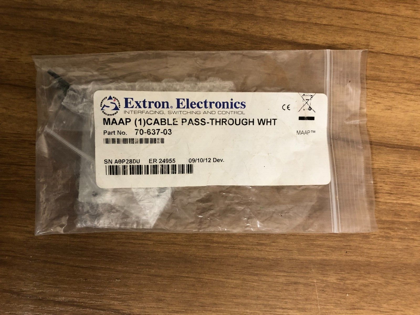 Extron Single Space Cable Pass-Through 70-637-03 in White
