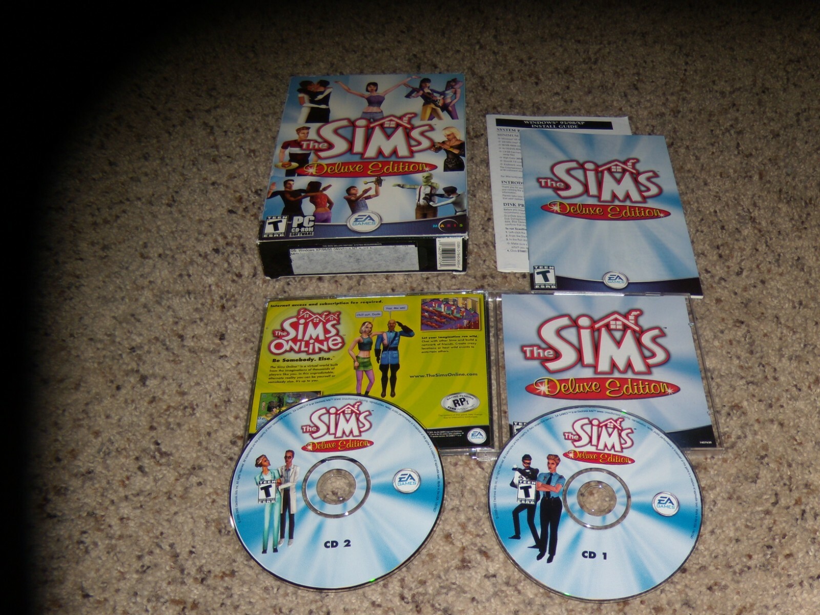 The Sims Deluxe Edition (PC, 2002) Game with box, manual and key
