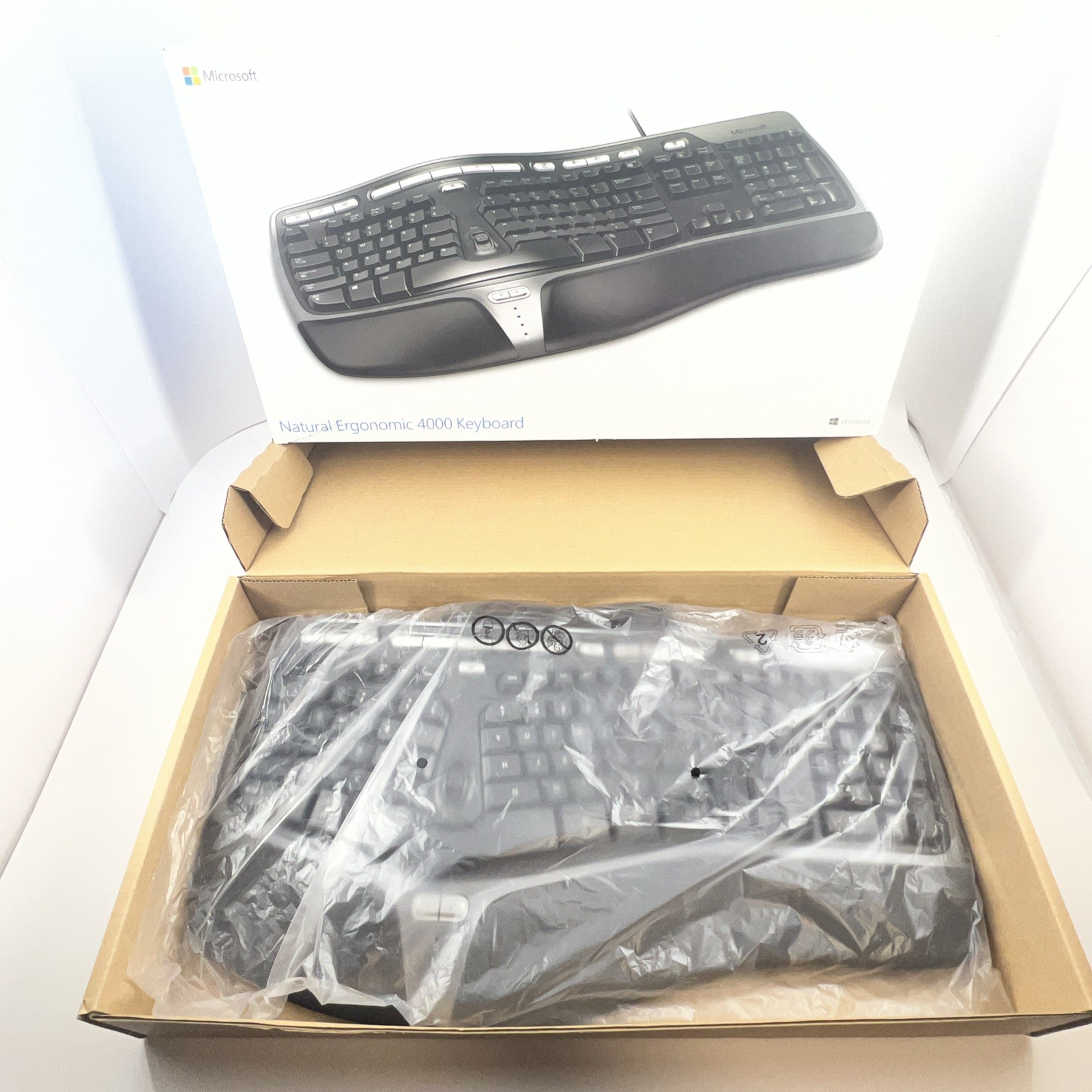 Microsoft Natural Ergonomic 4000 B2M-00012 Wired Keyboard 1048 *NOB* Excellent