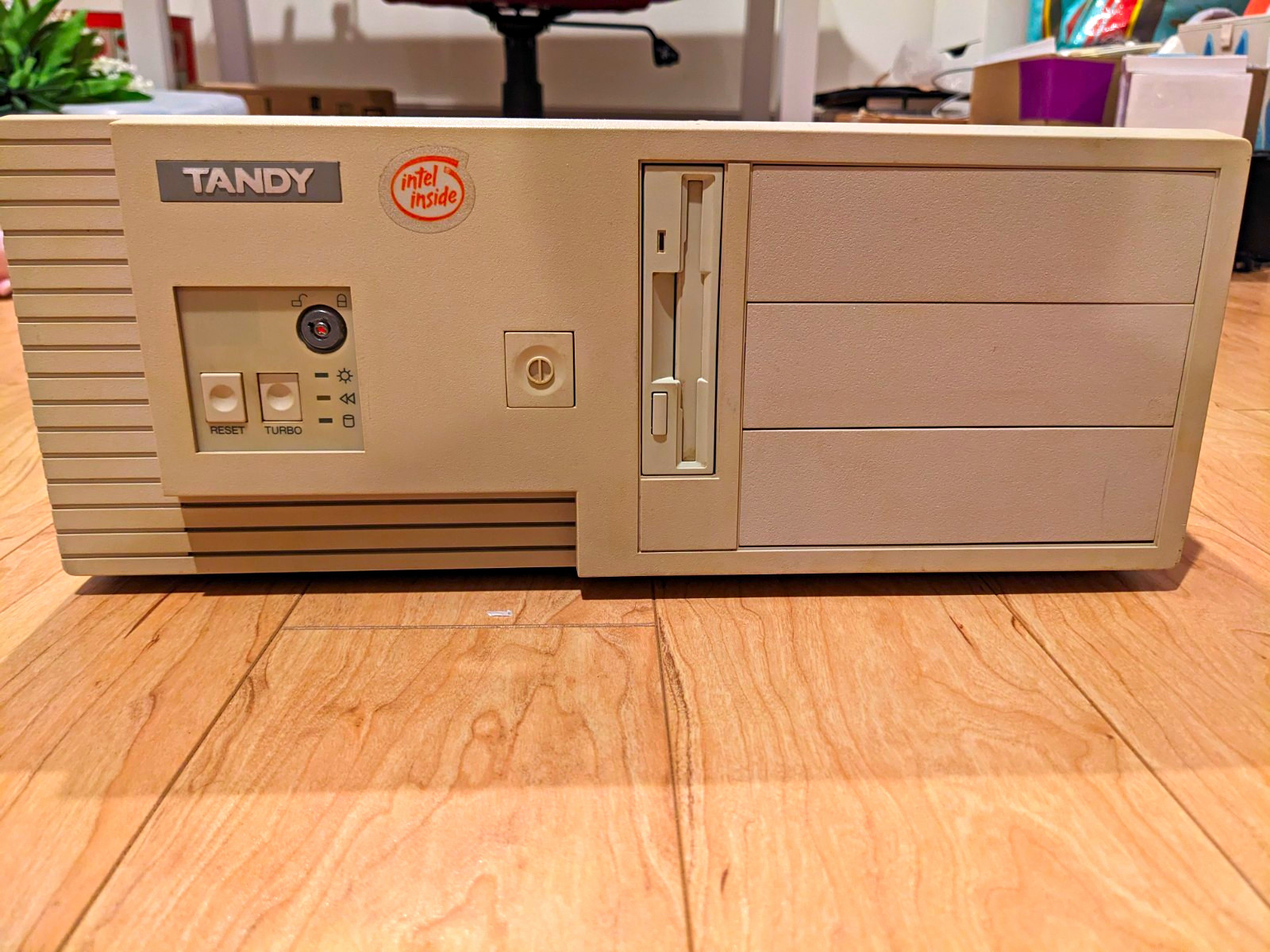 Tandy 2100 486 vintage Desktop Computer configured with dos/win 3.1 + games