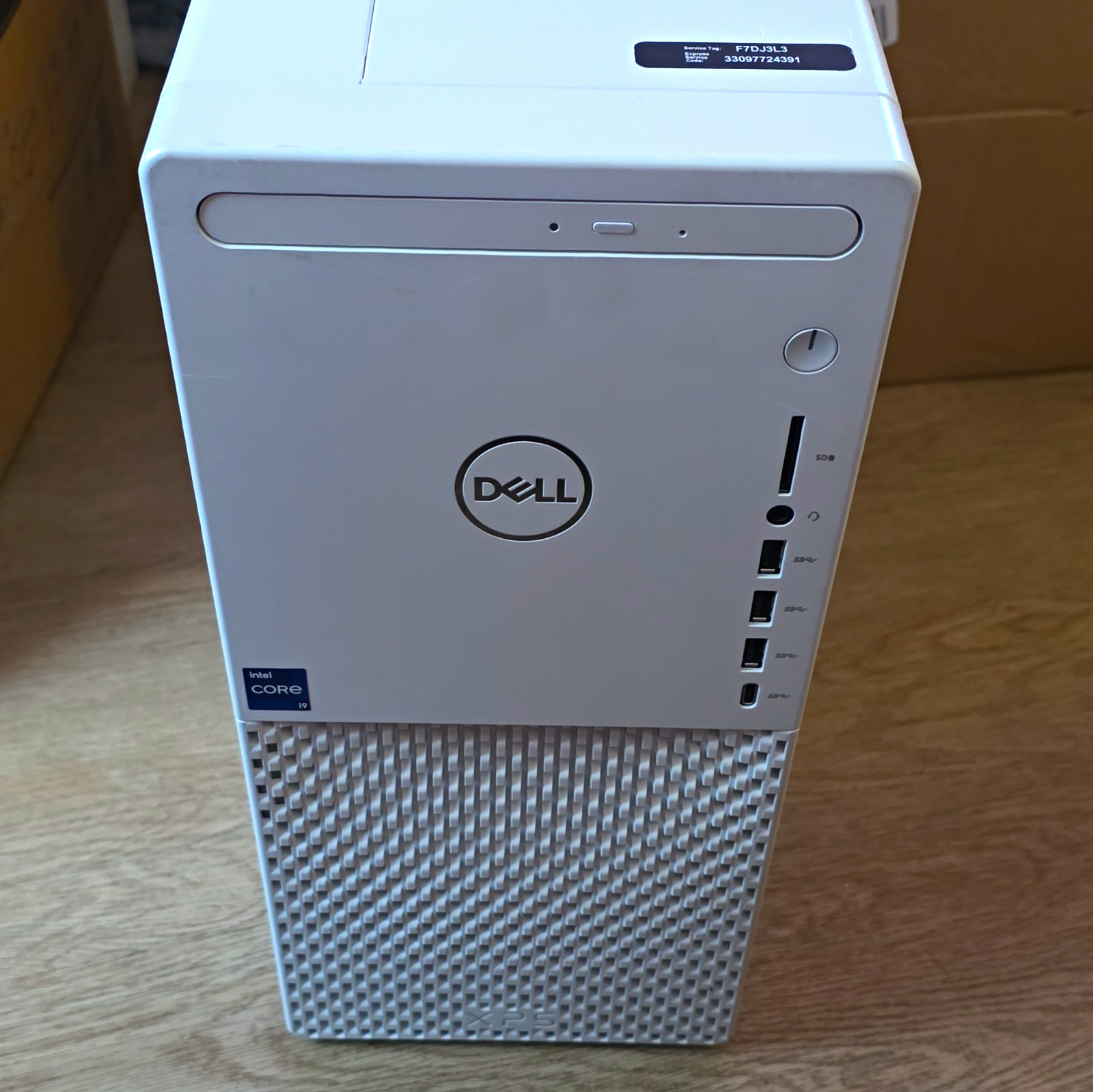 Dell XPS 8940 White Tower Desktop PC Intel Core i9 Dedicated Graphics Wi-Fi