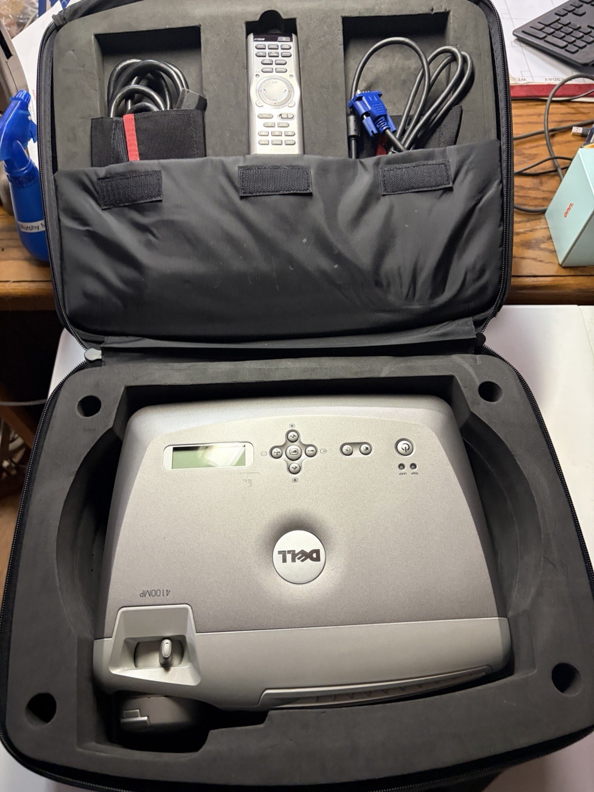 Dell 4100MP DLP Projector & Remote, Cables, And Case TESTED WORKS GREAT