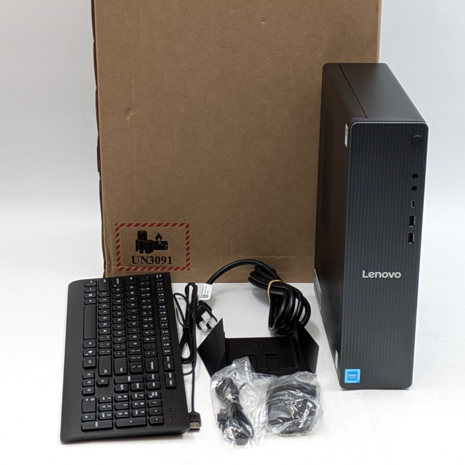 Lenovo IdeaCentre Tower 08IRR9 Intel 300 8GB DDR5 256GB SSD Windows 11