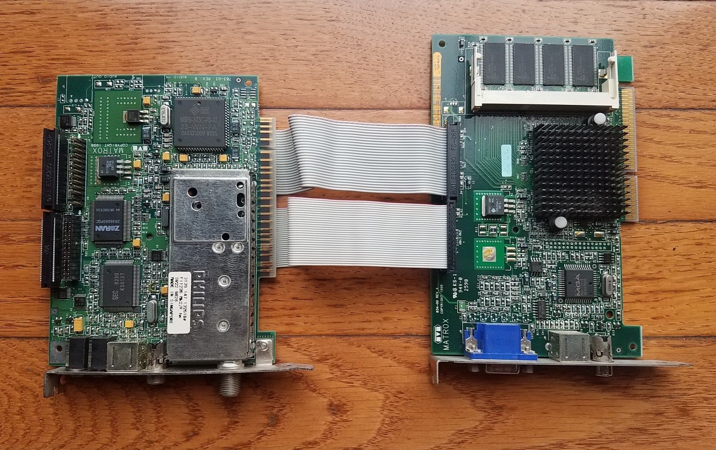 *VERY RARE* Matrox Mystique g200 AGP AND Matrox  Rainbow Runner G-Series PCI