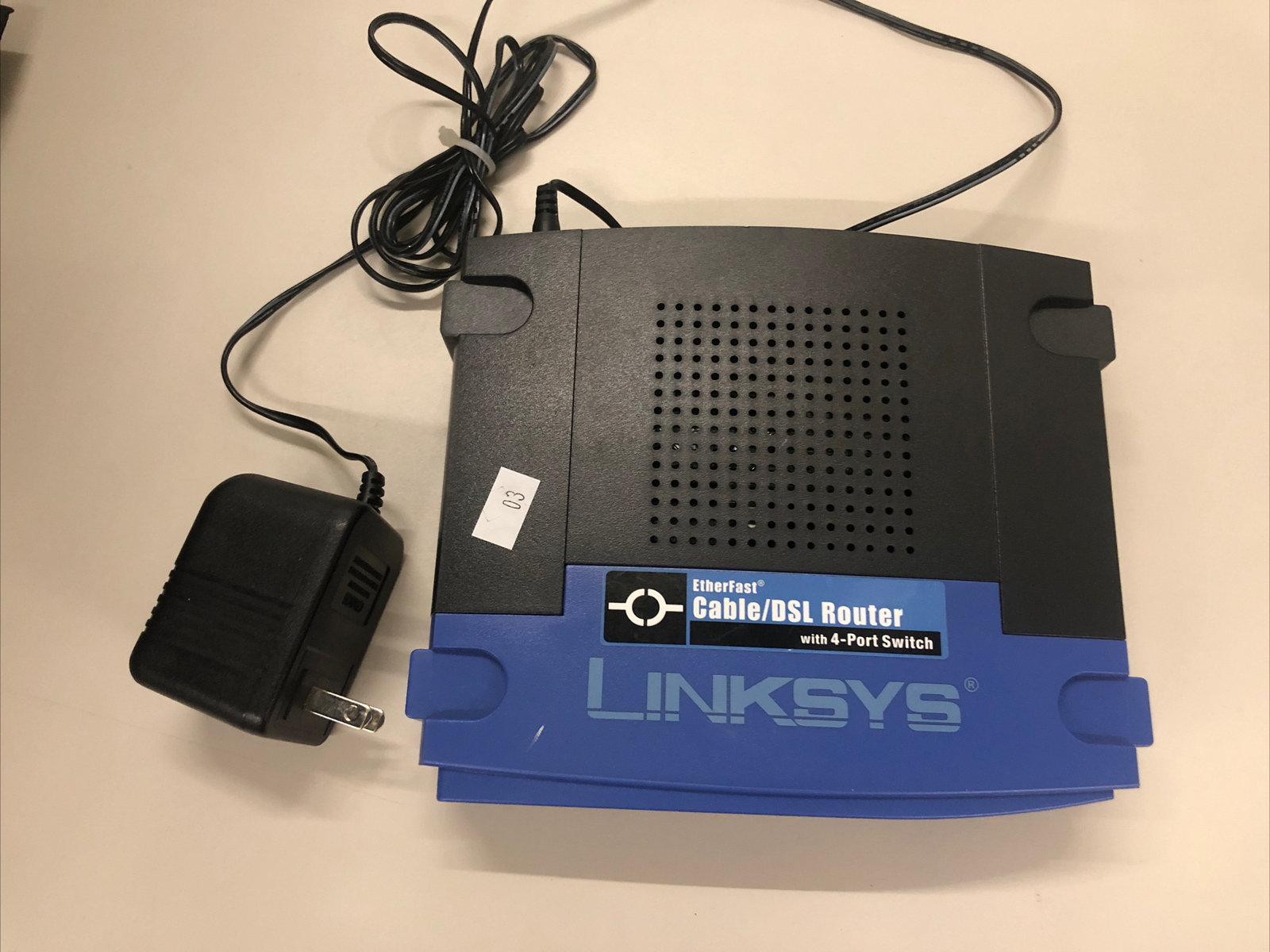 LINKSYS CABLE/DSL ROUTER ETHERFAST 4-PORT BEFSR41 W/ AC ADAPTER - PREOWNED