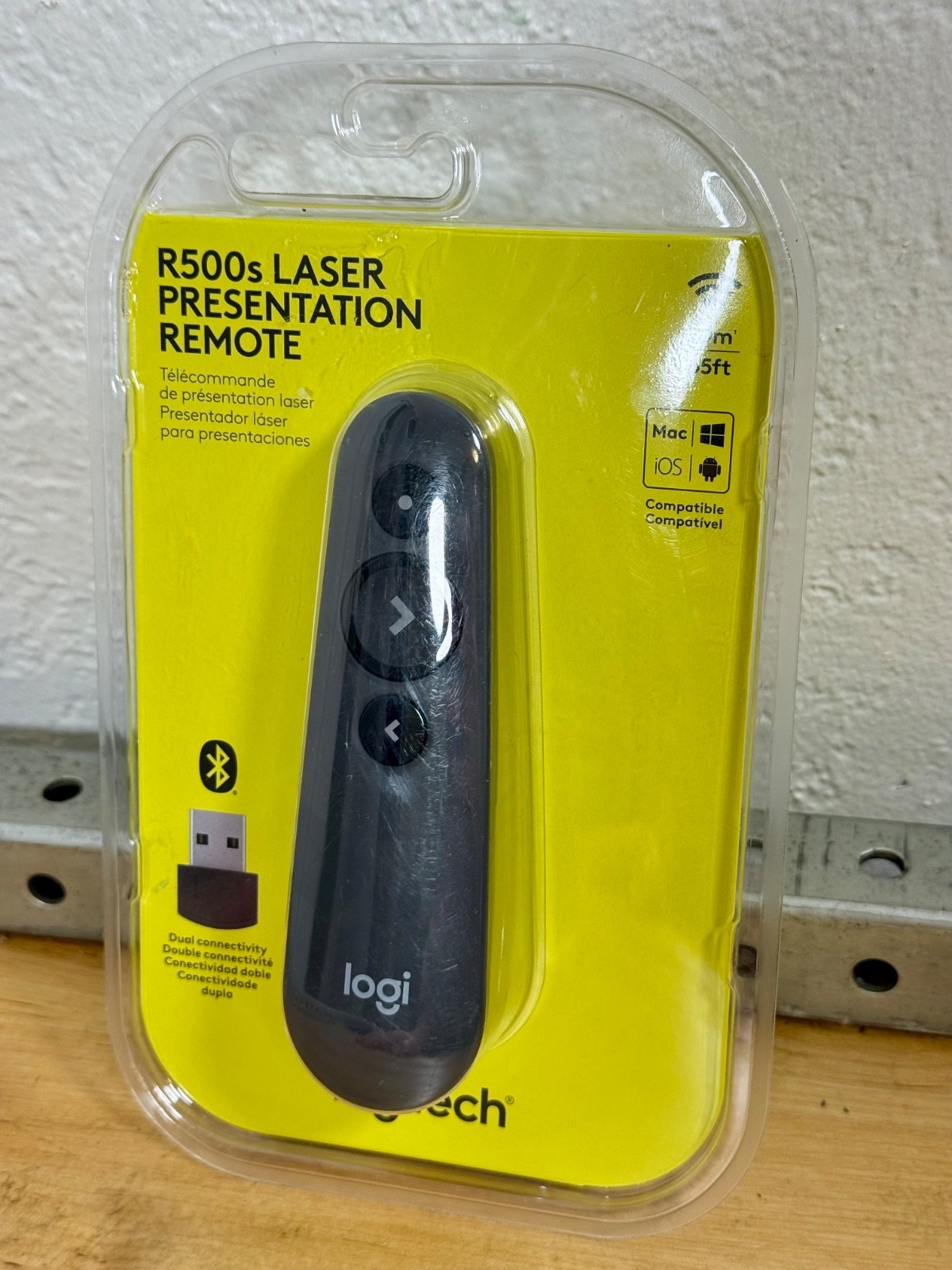 NEW Logitech R500s Laser Presentation Remote Laser Wireless 910-006518 BRAND NEW