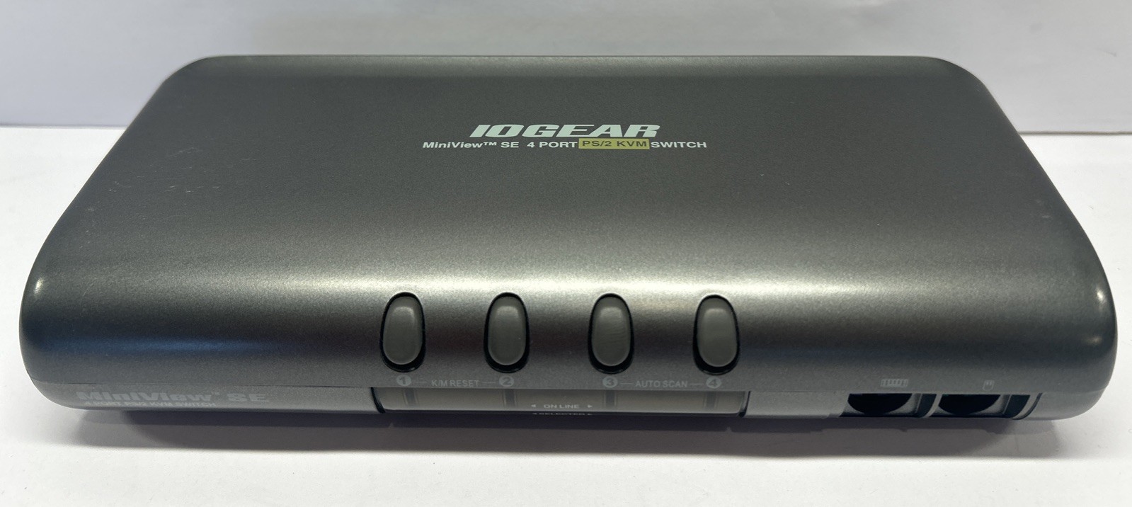 IOGEAR MiniView SE 4 Port PS/2 KVM Switch Model GCS84B 