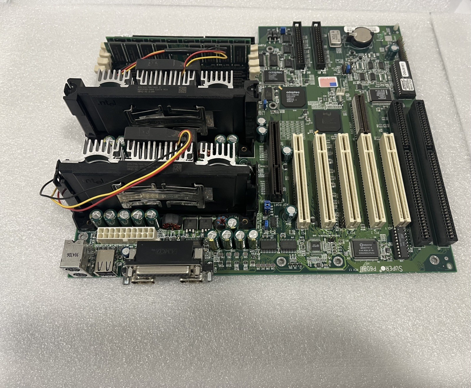 Super Micro Computer P6DBU Motherboard with Pentium II Dual Processors 256MB X2