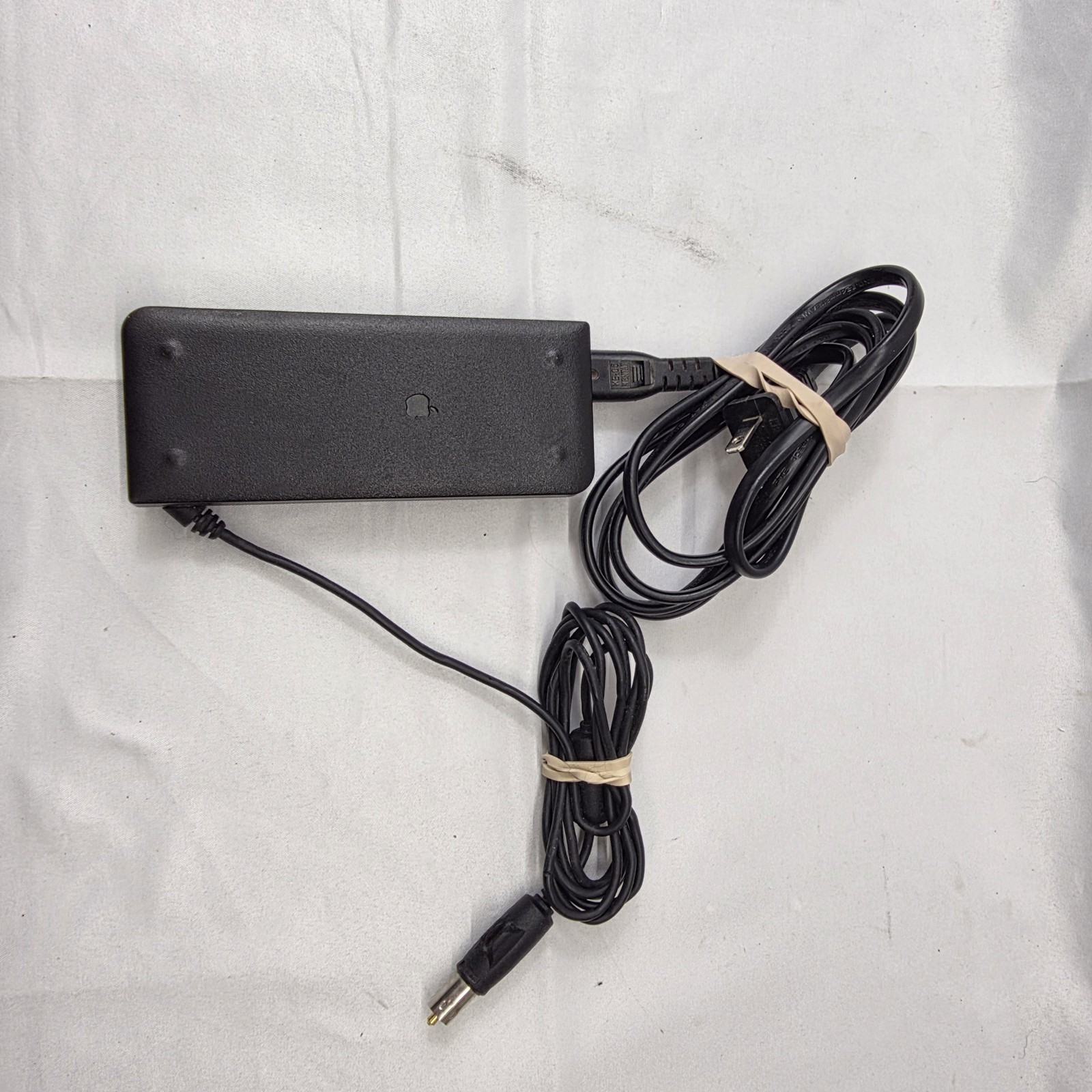 Apple Macintosh PowerBook 45W AC Adapter M4402 24V Genuine OEM Tested Working