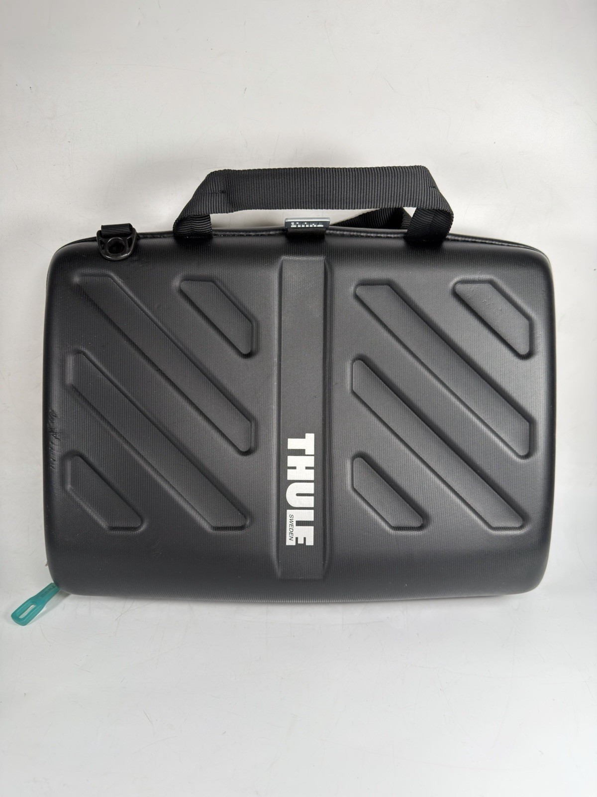 Thule Laptop Case Gauntlet Hard Shell 13” – Rugged Sleeve-No Shoulder Strap