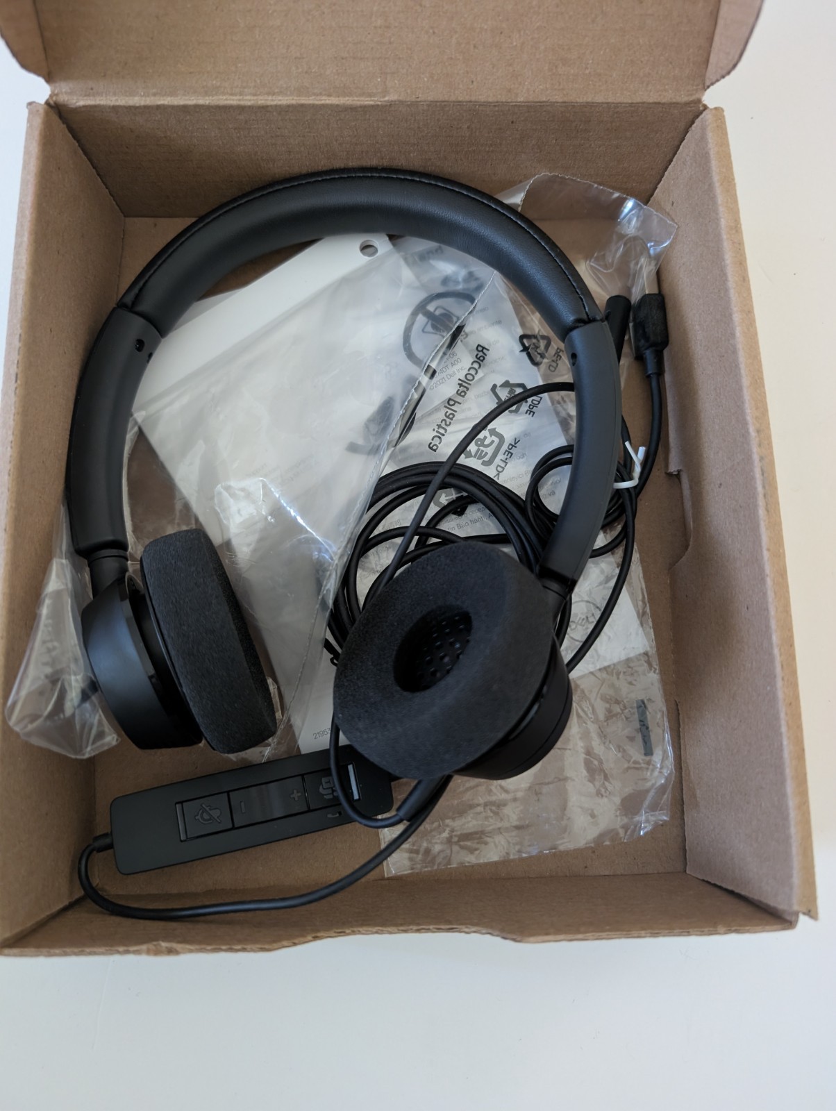 Dell Pro Stereo WH3022 Wired USB Headset - Black NIB