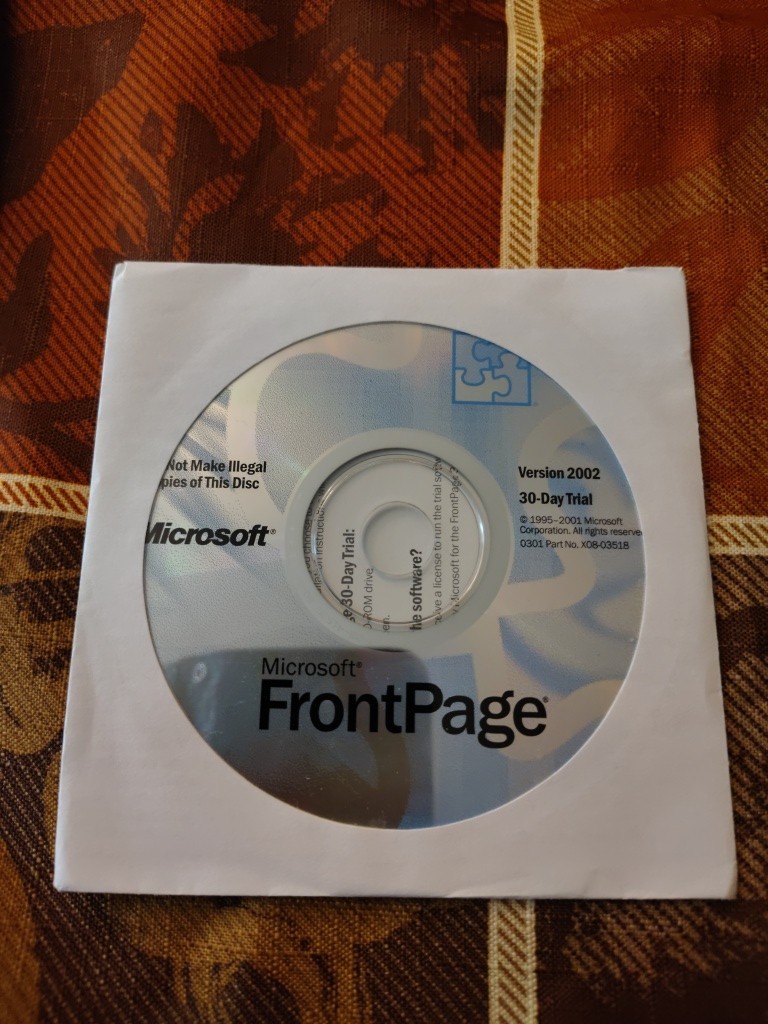 Microsoft FrontPage Version 2002 30-Day Trial CD P/N: X08-03518