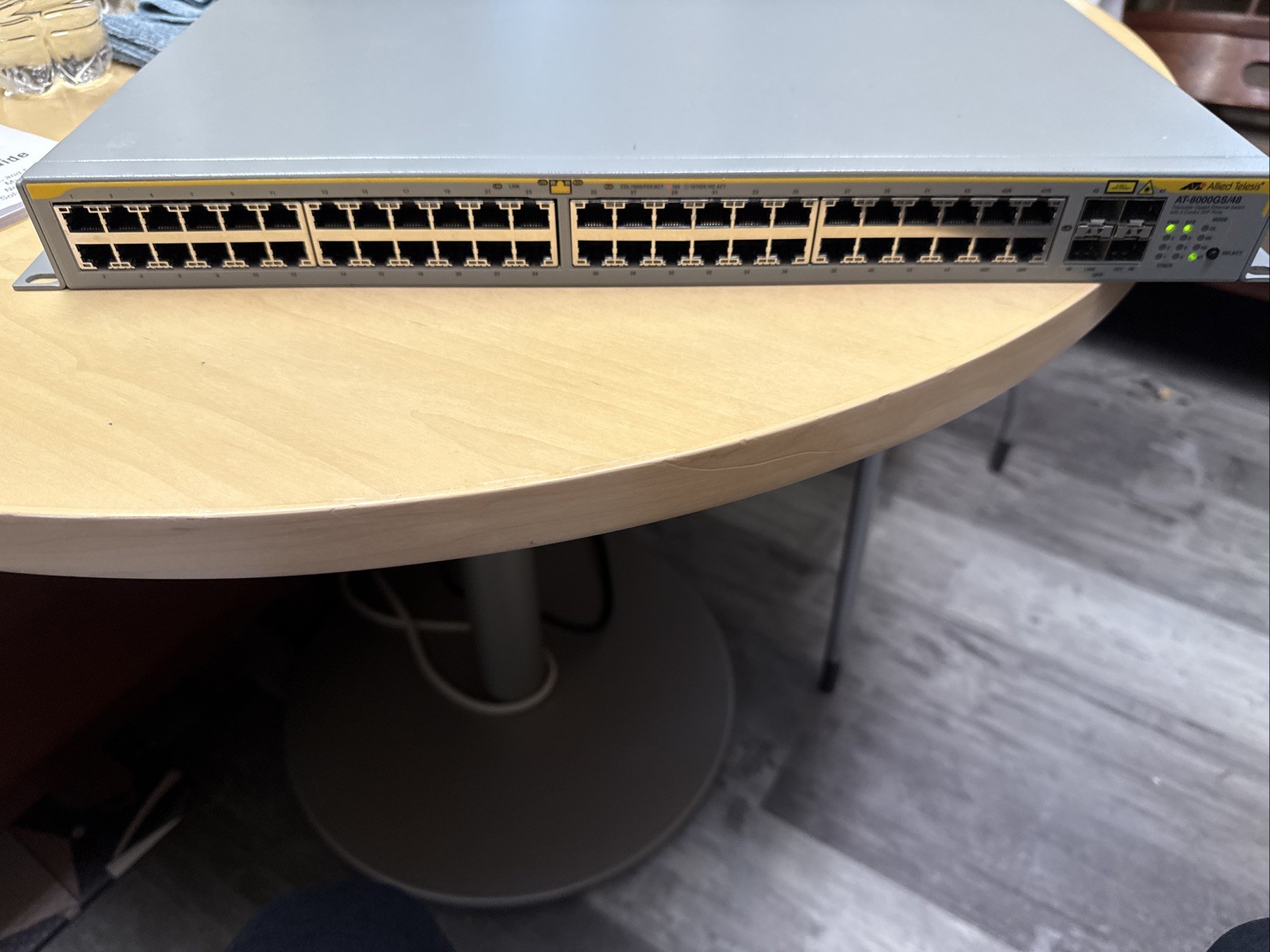 Allied Telesis 8000GS Series AT-8000GS/48 Switch