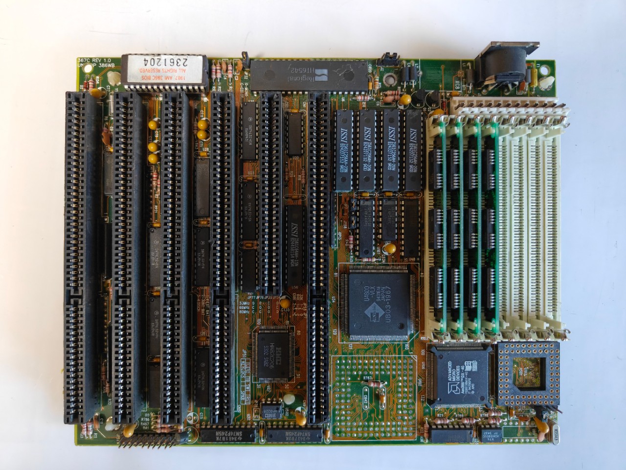DataExpert 367C + AMD 386 DX 40 MHz + 4 MB RAM