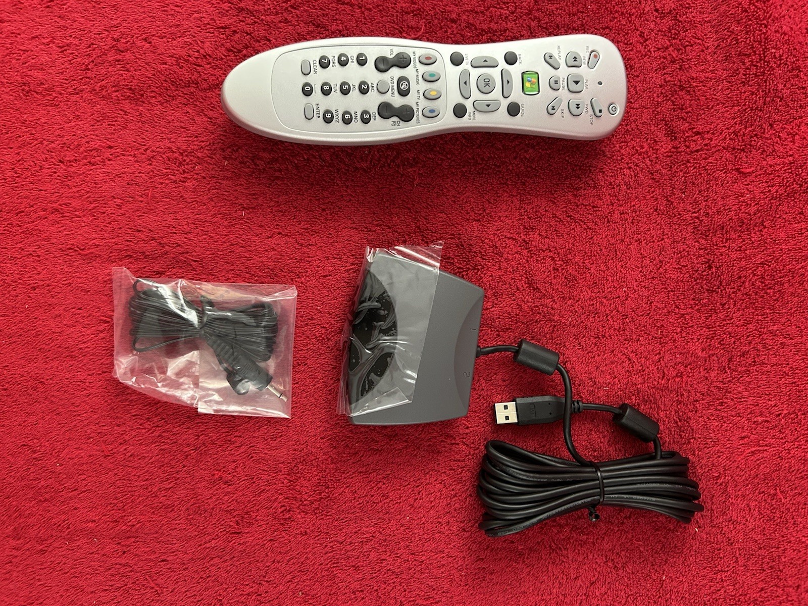 Dell Dimension Media Center Remote Control Kit dp/n 0c2615 - 3 pcs New