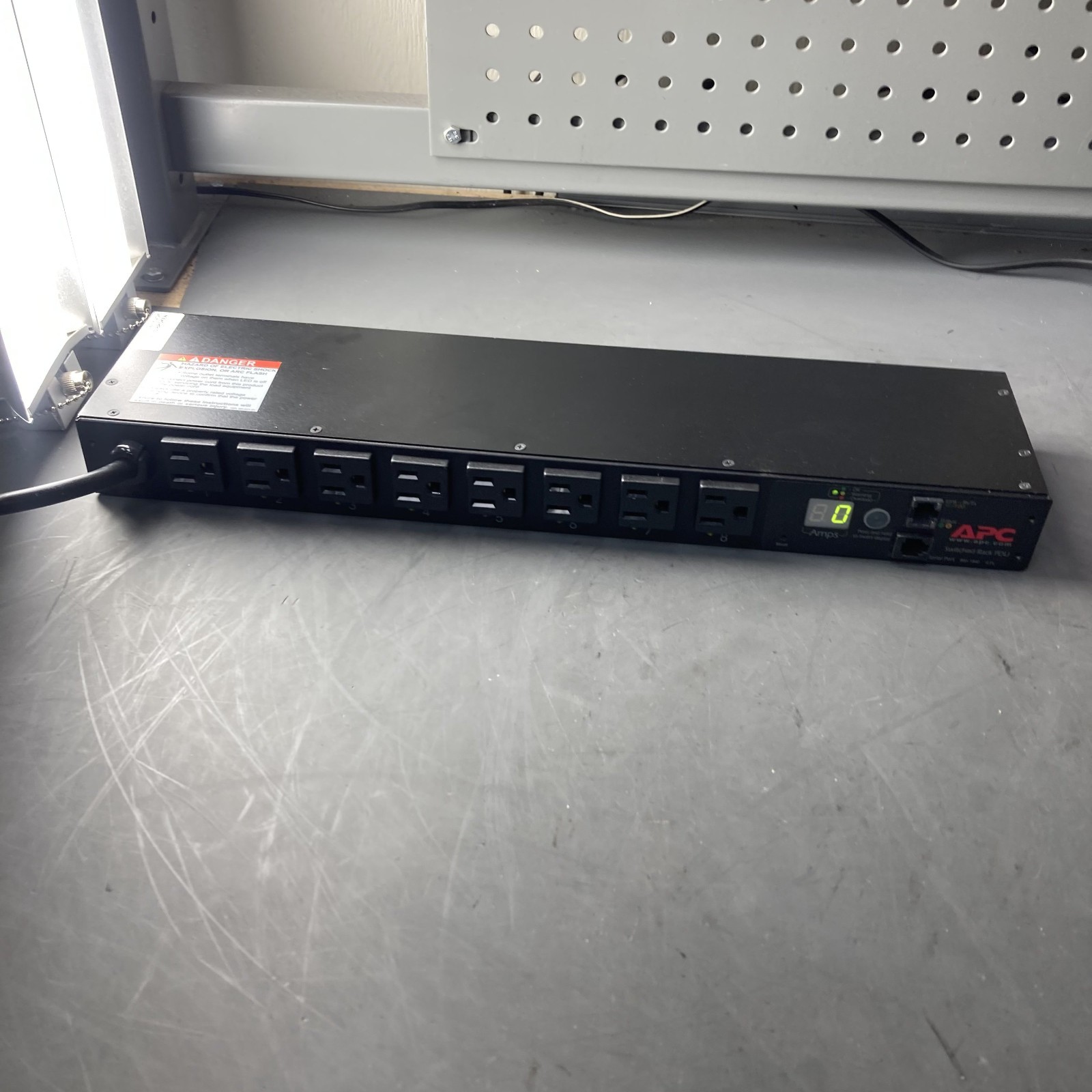 APC AP7900 Switched Rack PDU 24-Outlet 208V 20A RJ-45 Rack Mount Black