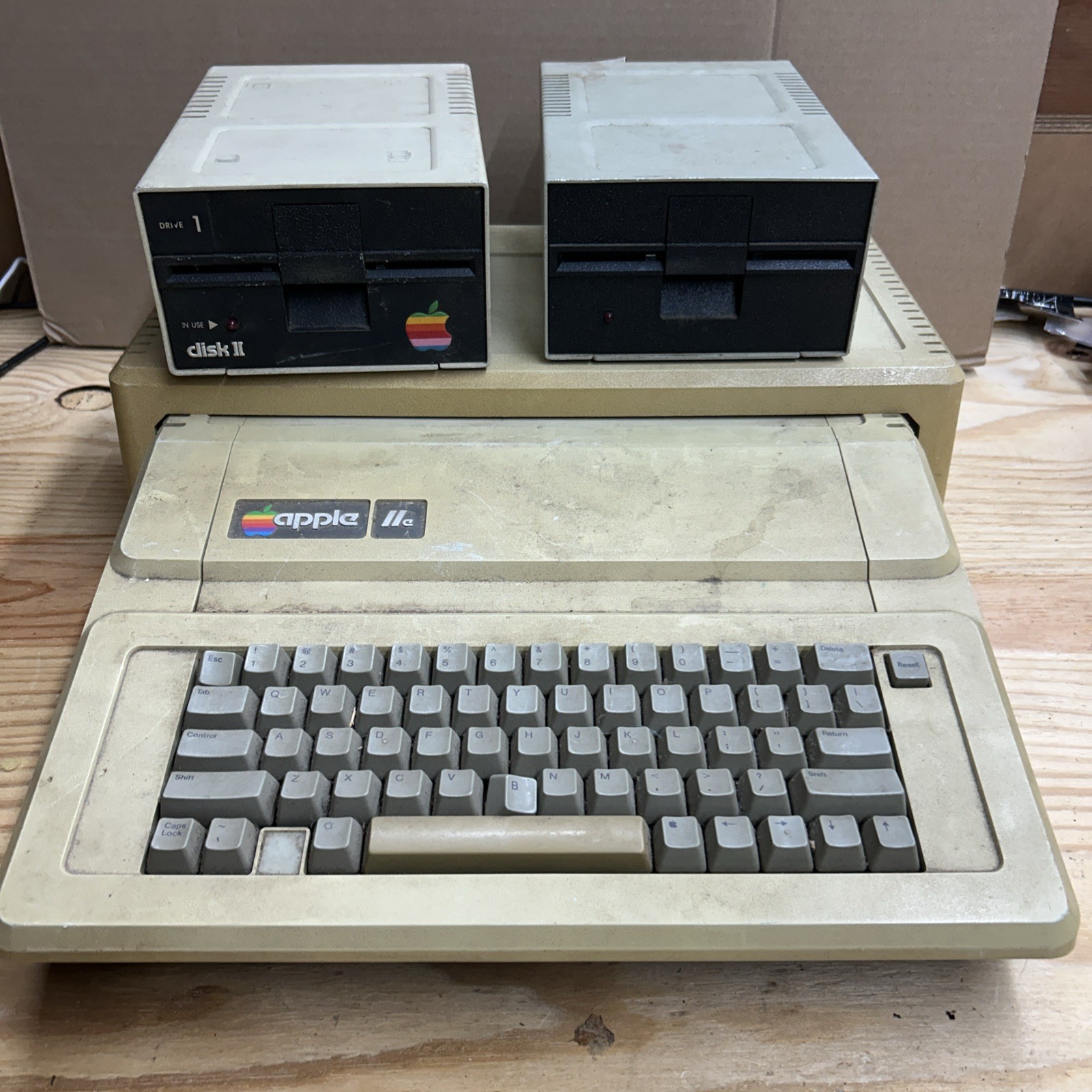 VTG Untested Apple IIe Computer w/ 2 Disk Drives & Drive Shelf - FOR PARTS