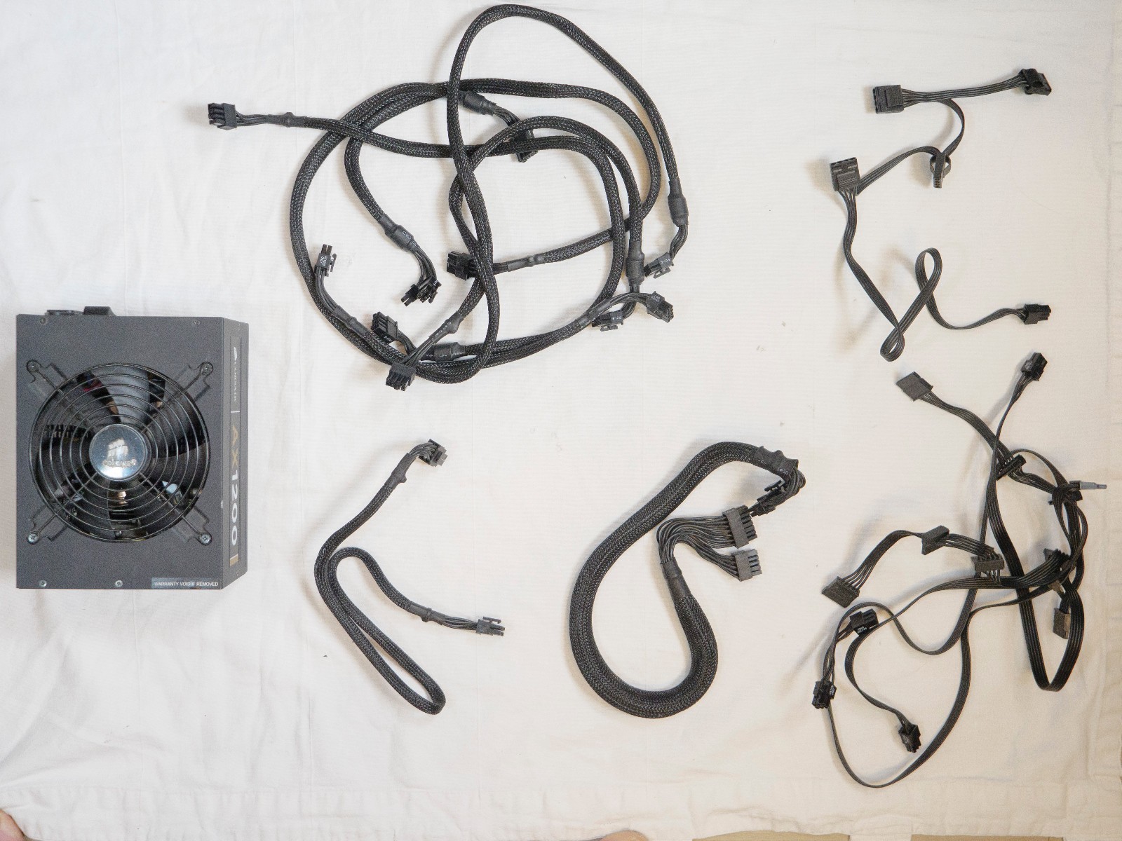 CORSAIR AX1200 80+ Gold PSU CMPSU-1200AX with shown cables