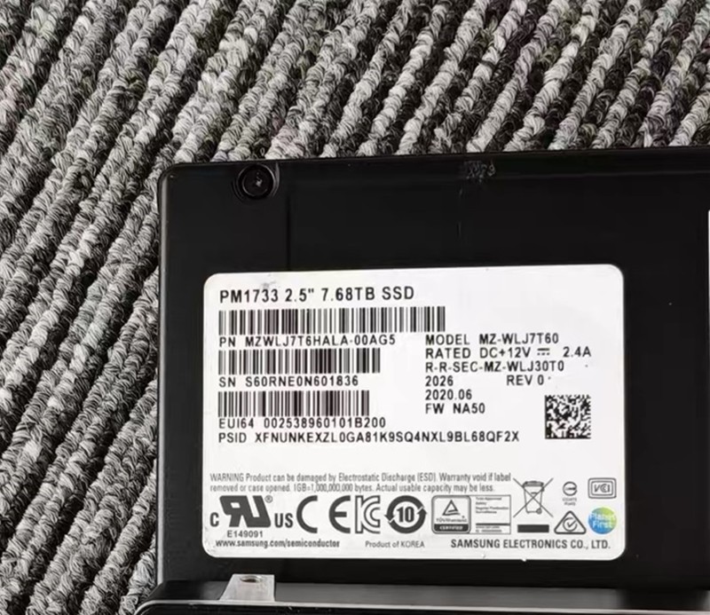 Samsung MZ-WLJ7T60 PM1733 7.68TB NVME PCIe Gen4 U.2 2.5" SSD