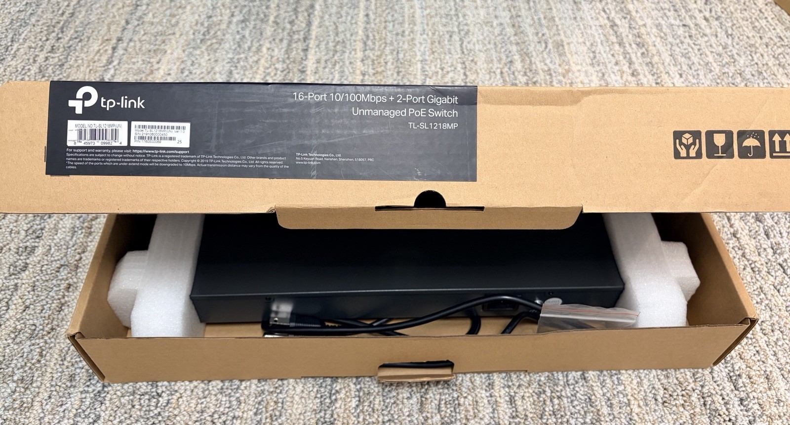 TP-LINK TLSL1218MP Ethernet Switch Rack Mountable 100 Mbps 16 Ports