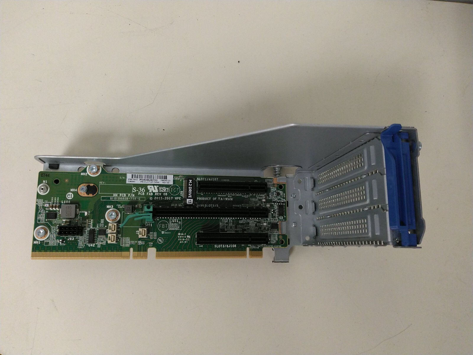 867807-B21 HPE DL38X GEN10 4 PORT SLIMLINE RISER WITHOUT CABLE