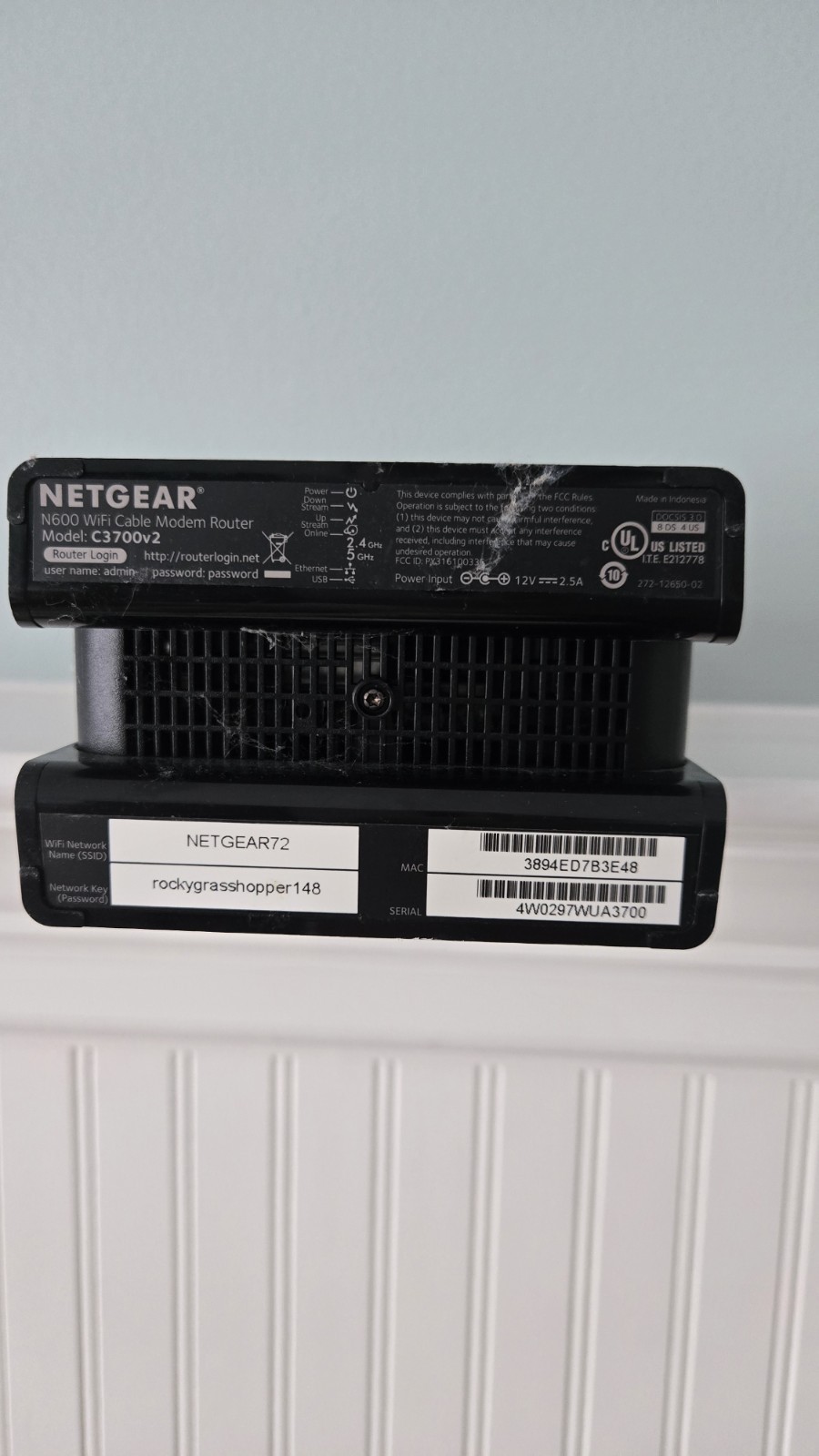 Netgear C3700v2 WiFi Cable Modem Router N600 – Dual Band DOCSIS 3.0 w/ Cables