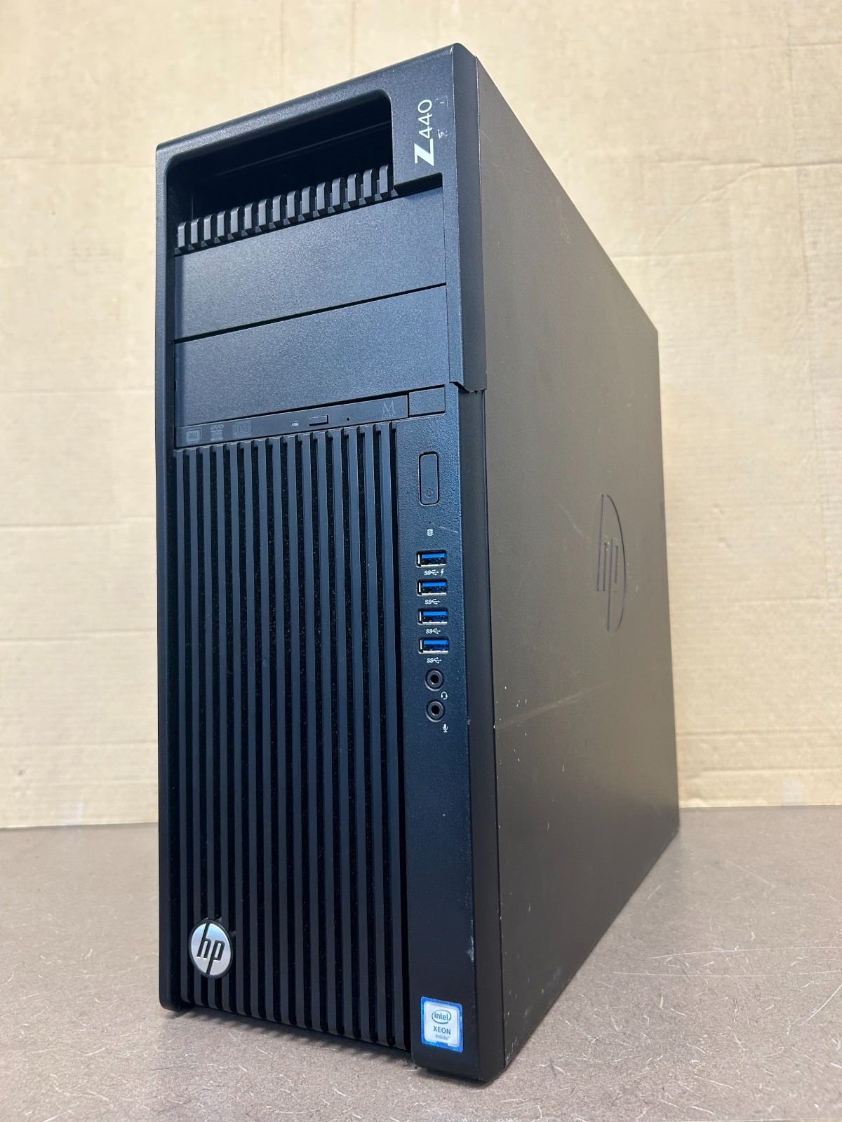 HP Z440 Workstation TWR Xeon E5-1603 v3, 8GB RAM, NVS310, SB1570, NO SSD/OS #95