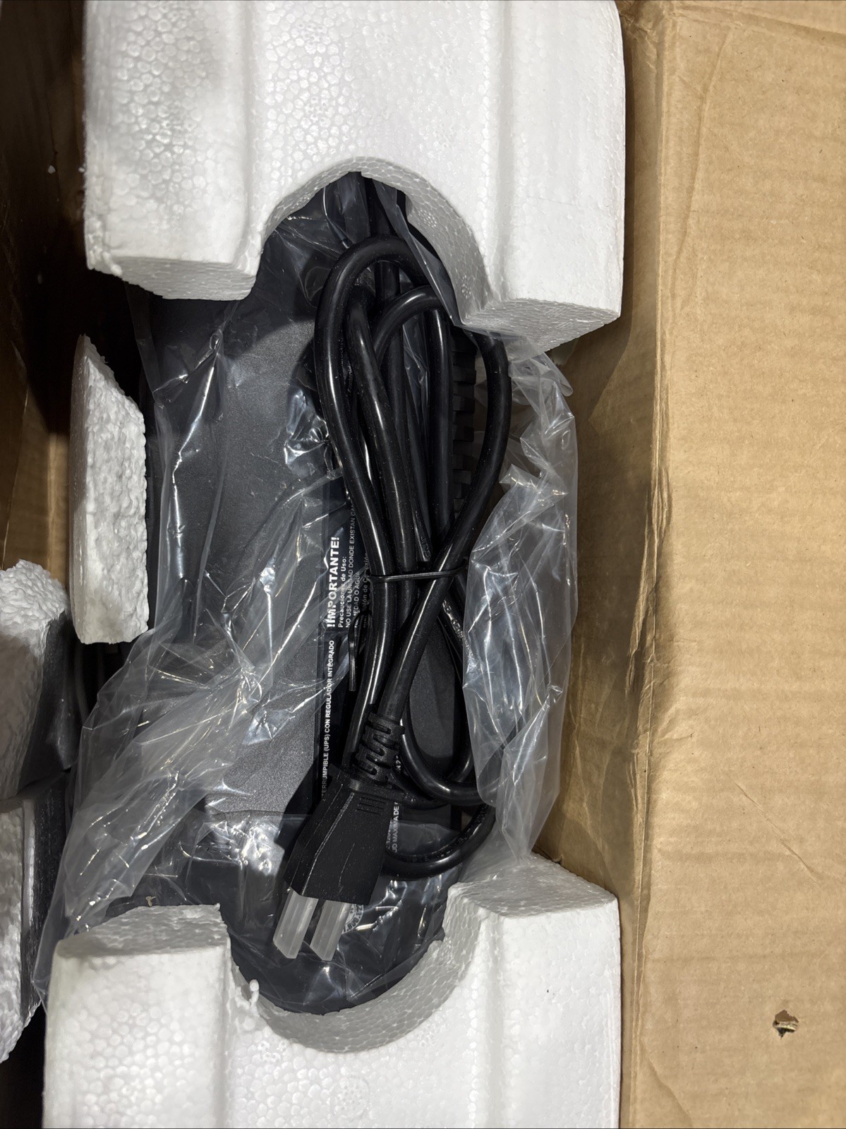 Tripp Lite AVR550U 8 Out 550 VA 420 J AVR Ultra-Comp Line-Interact UPS USB (NIB)