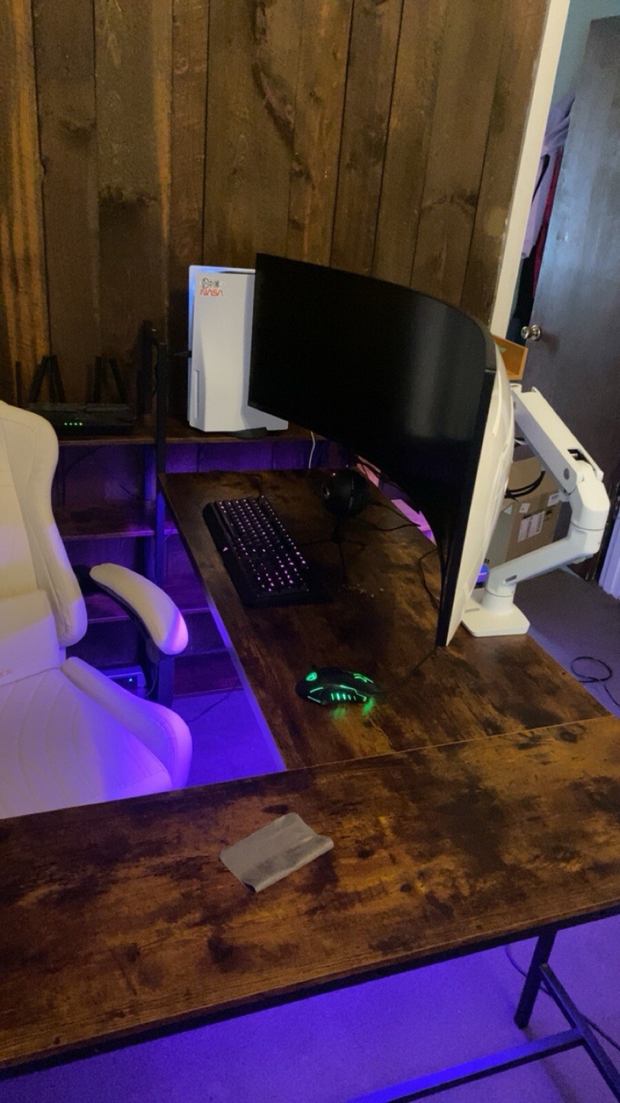 Odyssey G9 49in Moniter, Comes With Original Stand Only, Local Pick Up 