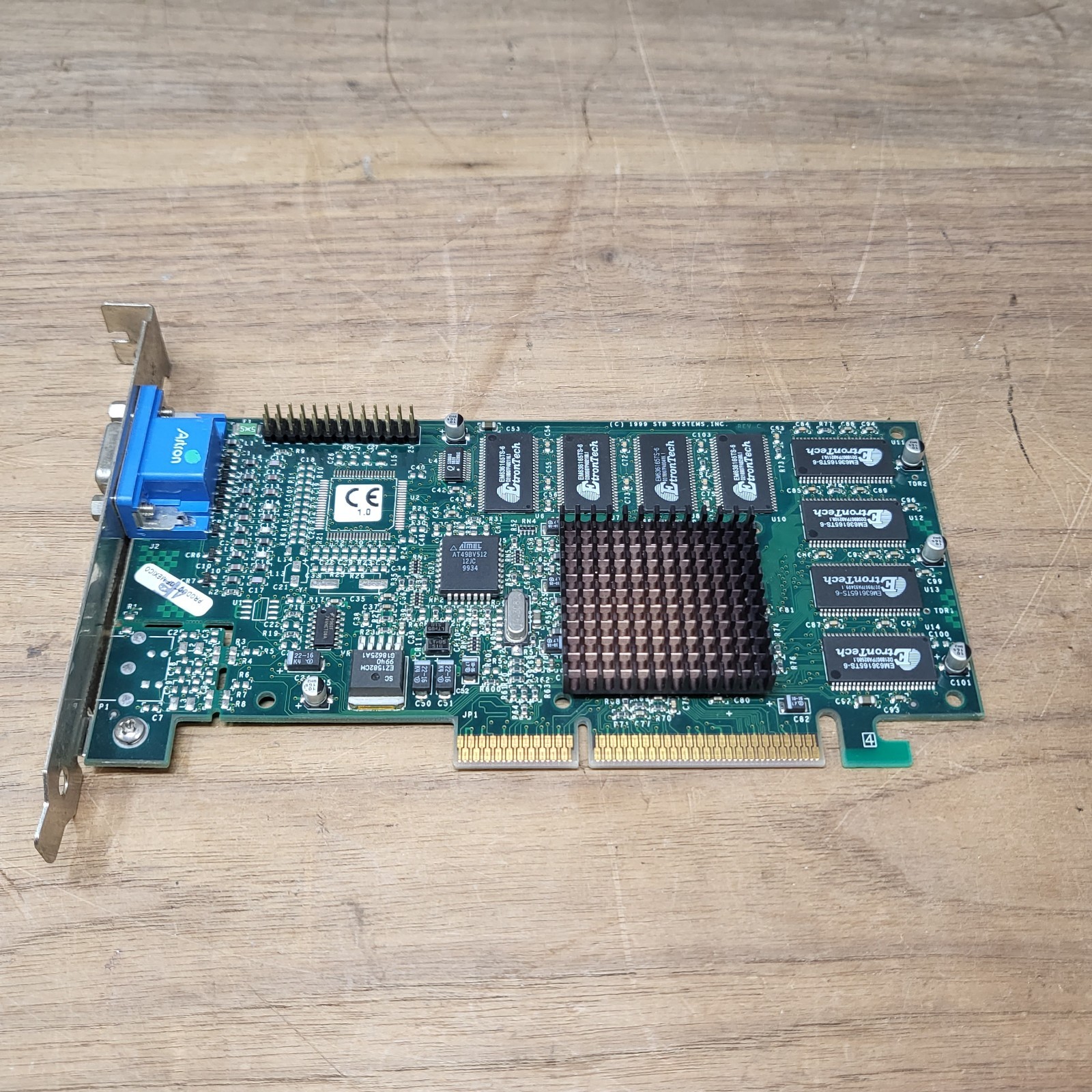3dfx Voodoo3 2000 16MB AGP VGA Graphics Card 210-0364-003 STB Vintage