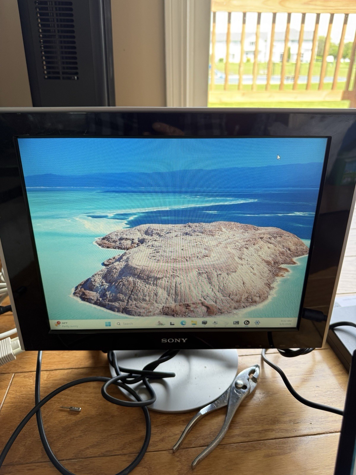 Sony SDM-HS53 15-Inch TFT LCD Color Computer Display Tested With Cables