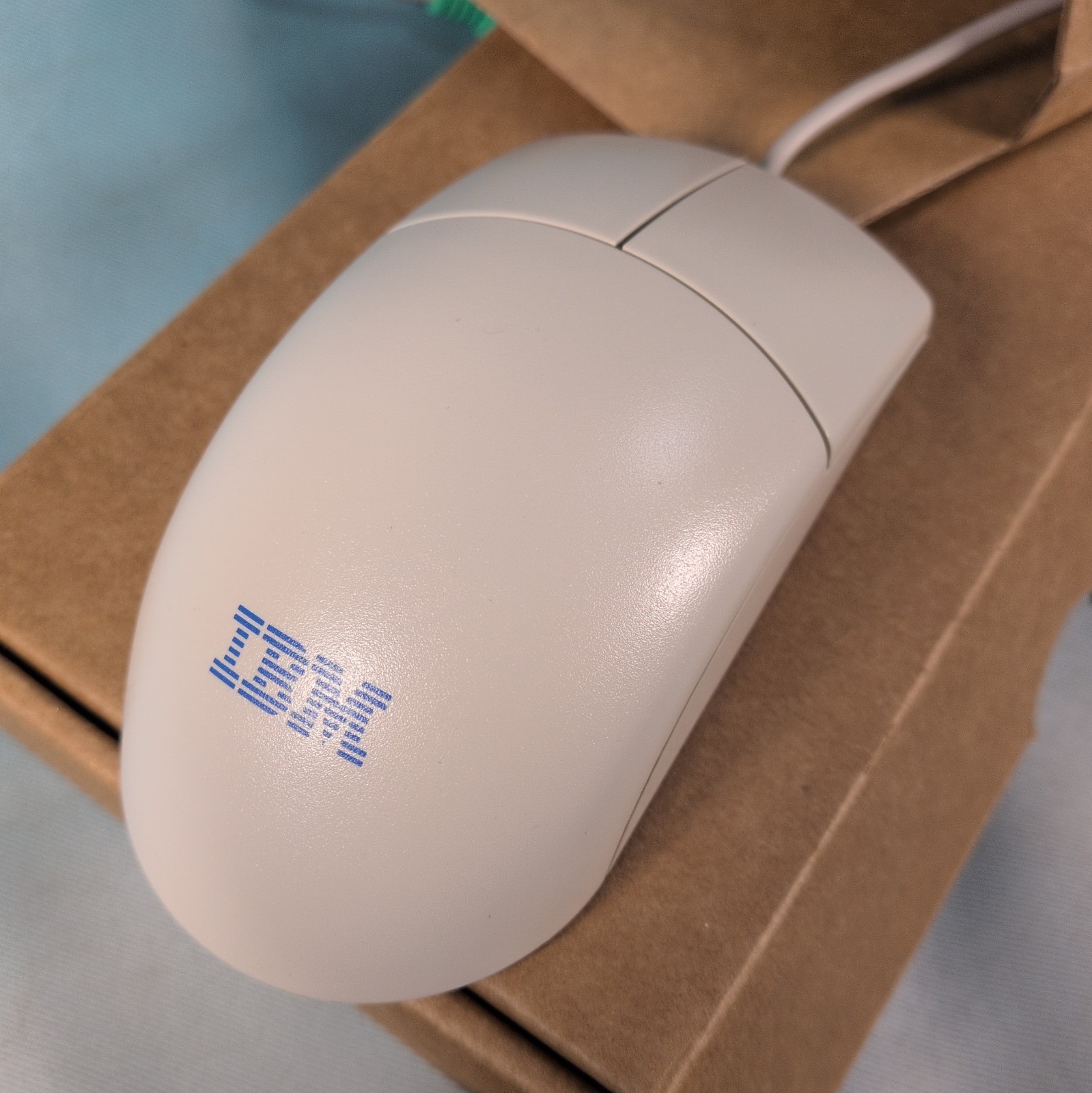 Vintage IBM 2 Button PS2 Sleek Mouse 28L3672 White Open Box