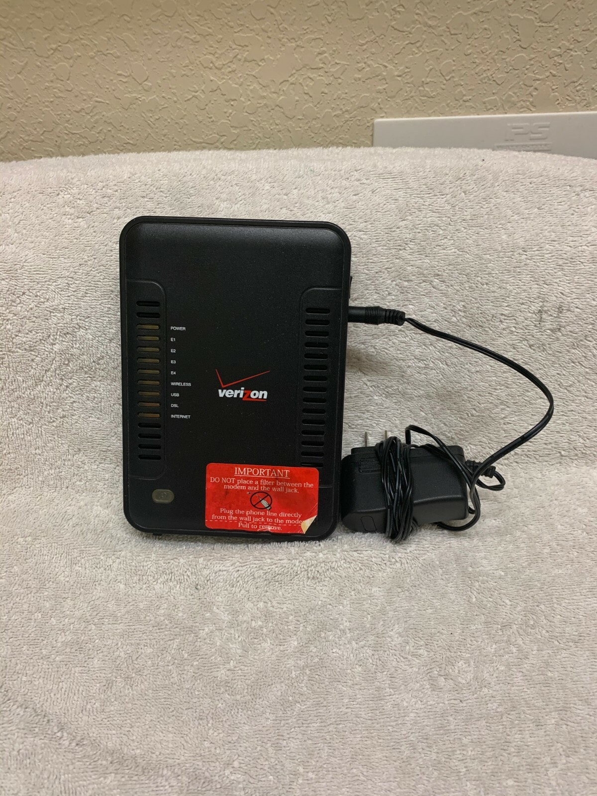 Verizon Westell A90-750015-07 Wireless Gateway Modem/Router with Power Adapter