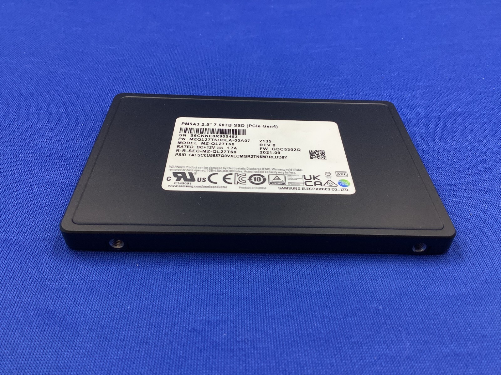 MZ-QL27T60 Samsung PM9A3 7.68TB PCIe Gen4 NVMe U.2 2.5'' SSD MZQL27T6HBLA