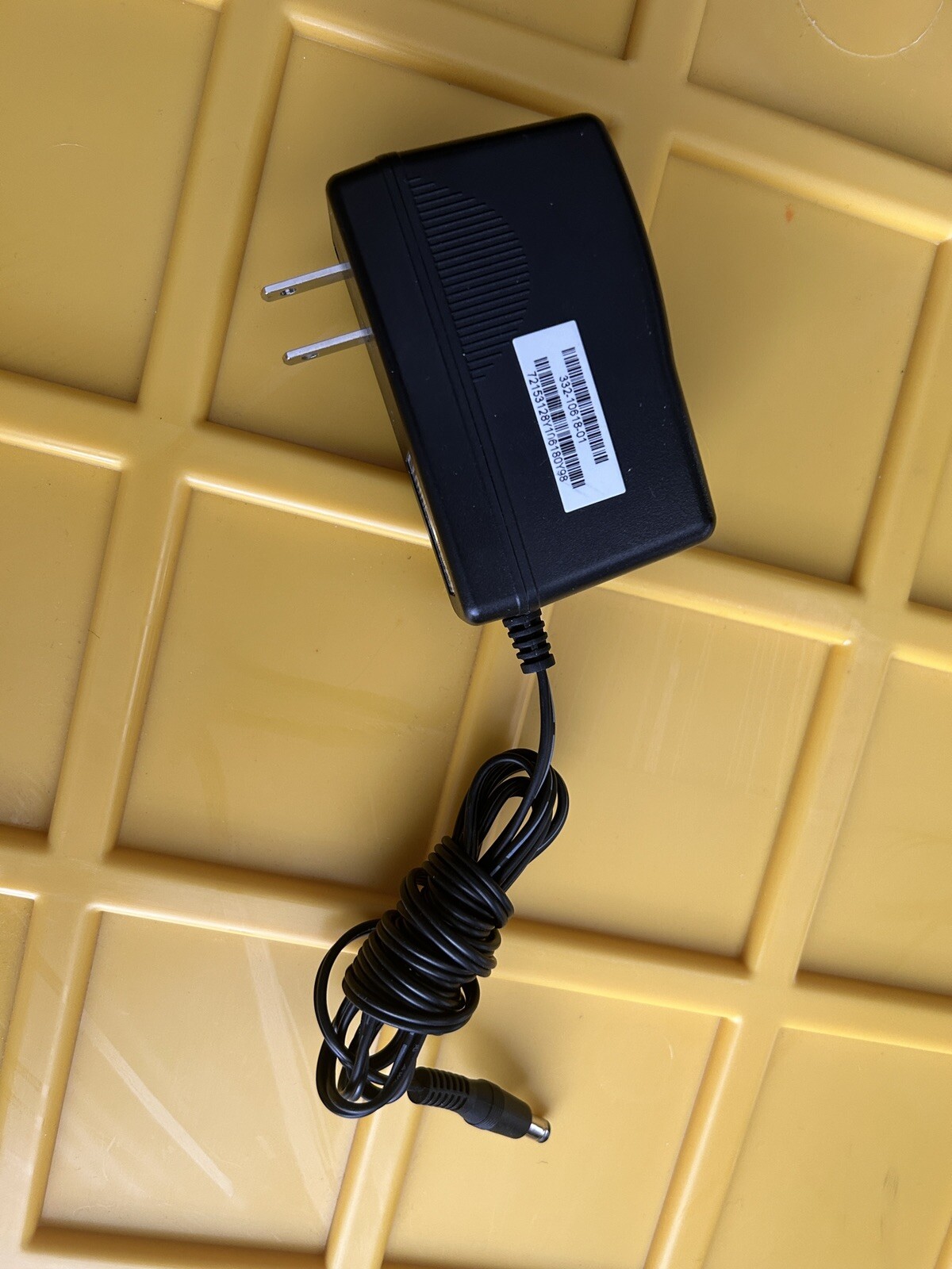 #AE) Genuine Netgear 2AAF042F, 332-10618-01, GE 12V 3.5A Power Supply