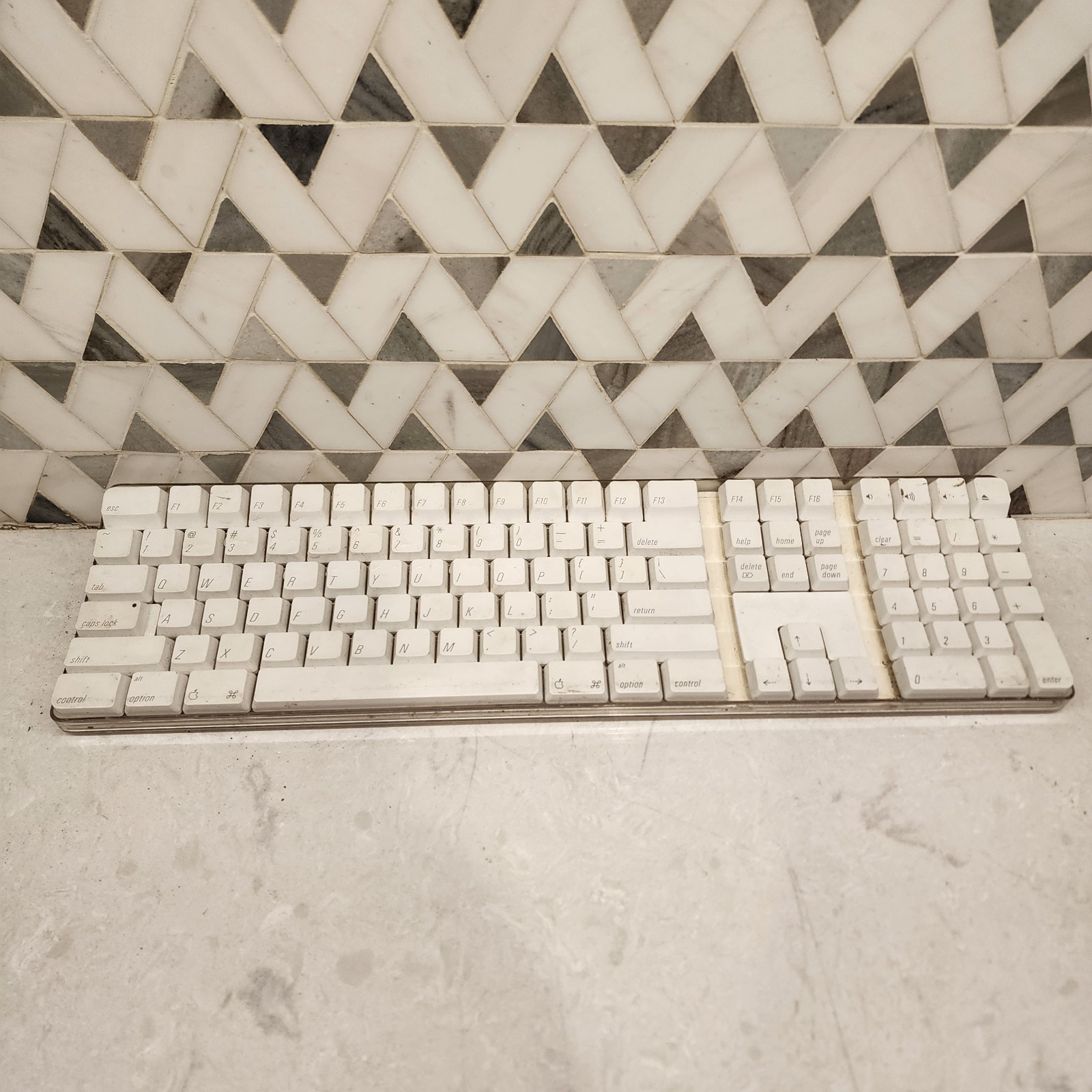 Apple Wireless Full Size Keyboard for Mac A1016. Tested