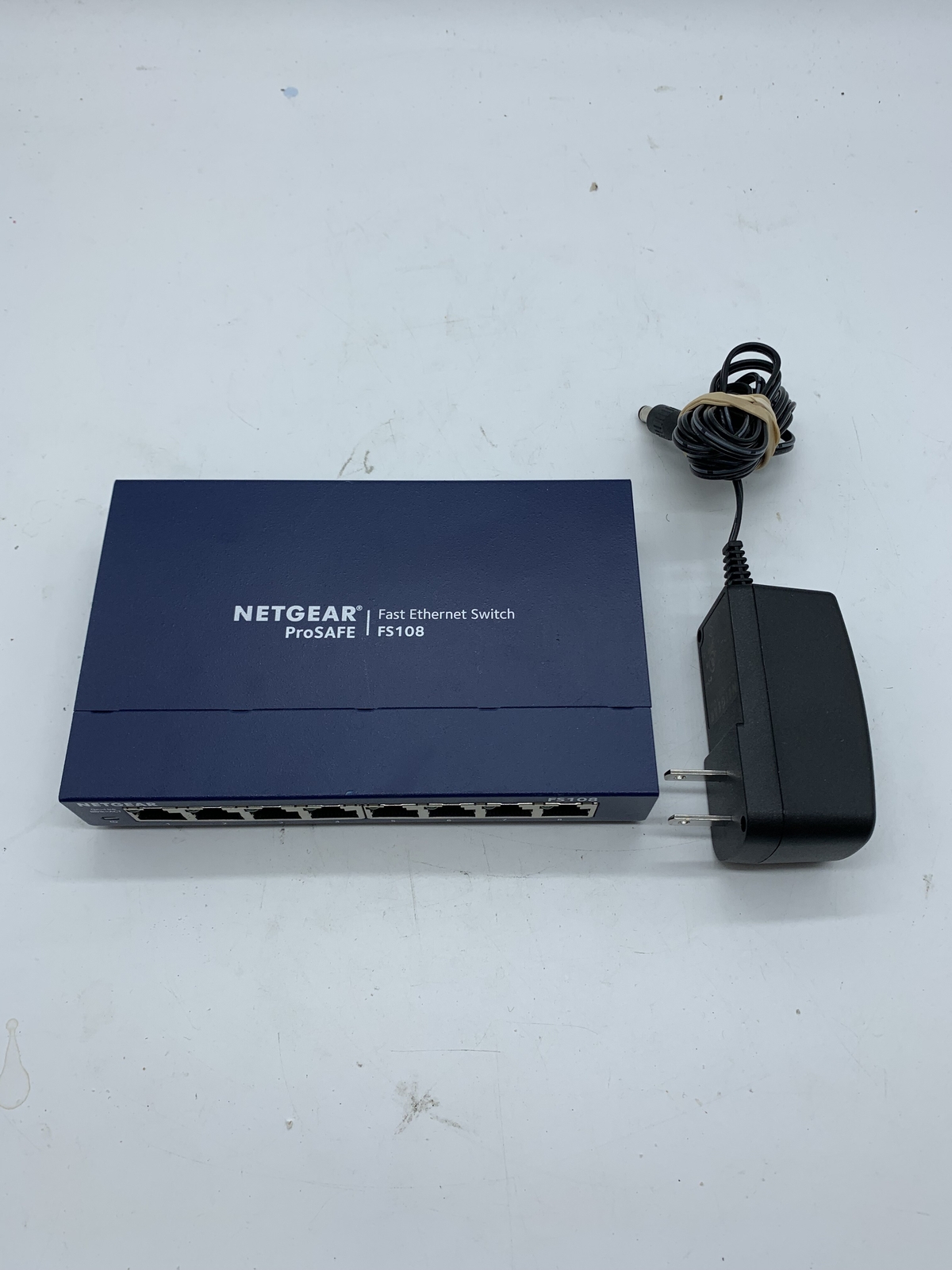 NETGEAR PROSAFE FS108 V3 Fast Ethernet Switch w/ Power Cable and 