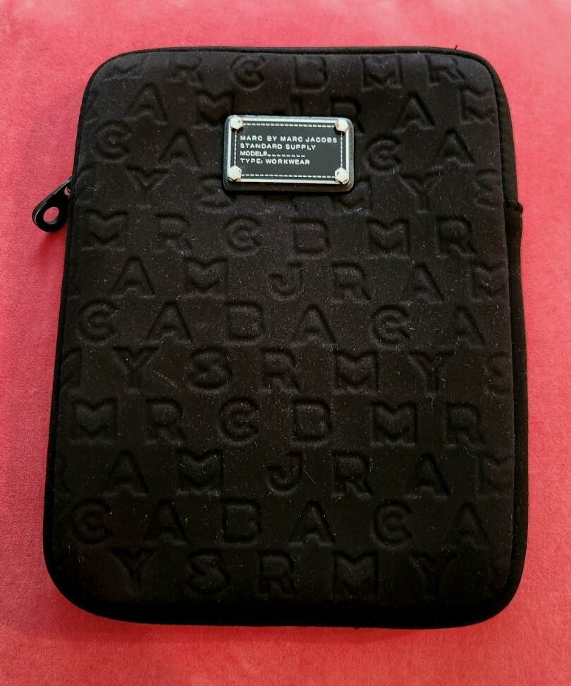 Marc by Marc Jacobs Dreamy Logo Neoprene Tablet Case Zippered Black IPAD AIR