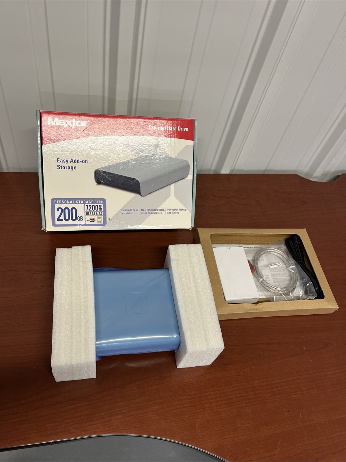 Maxtor 3100 / 200GB Easy Add On Storage External Hard Drive 7200 RPM USB 1.1 & 2