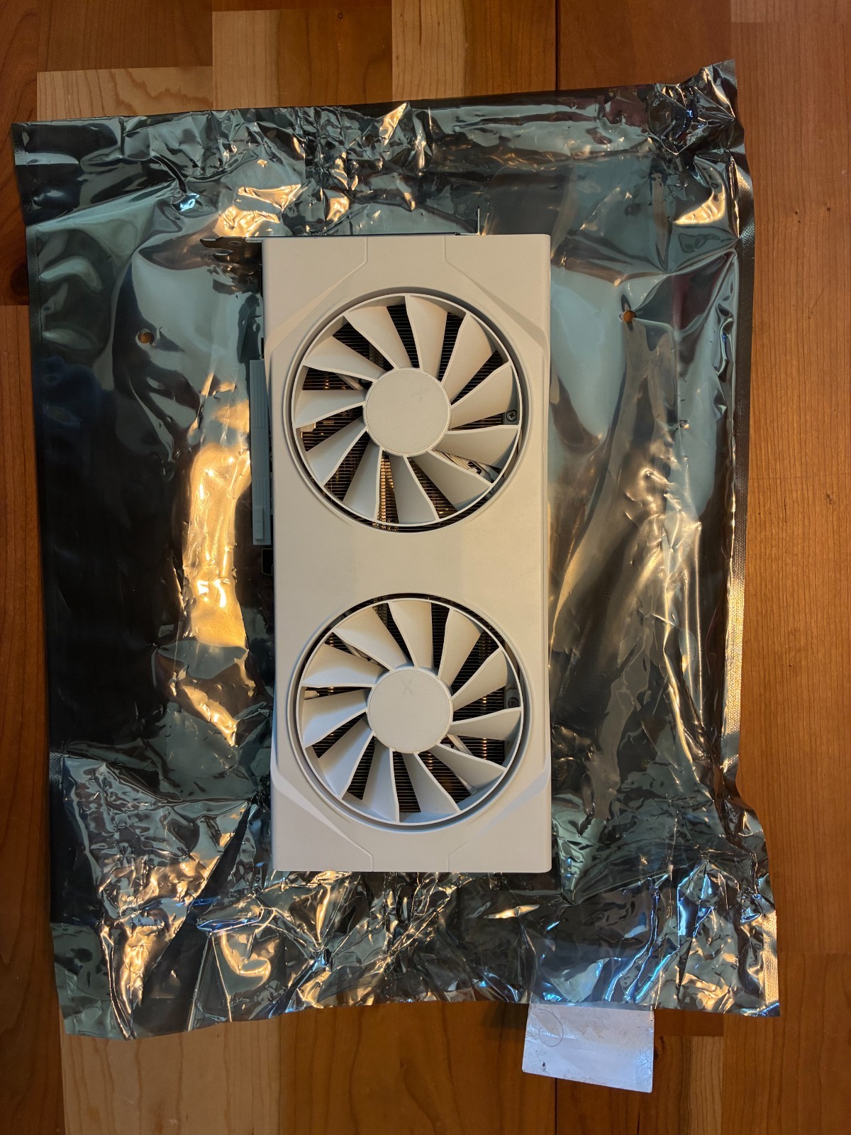 XFX Swift AMD Radeon RX 9060 XT 8GB