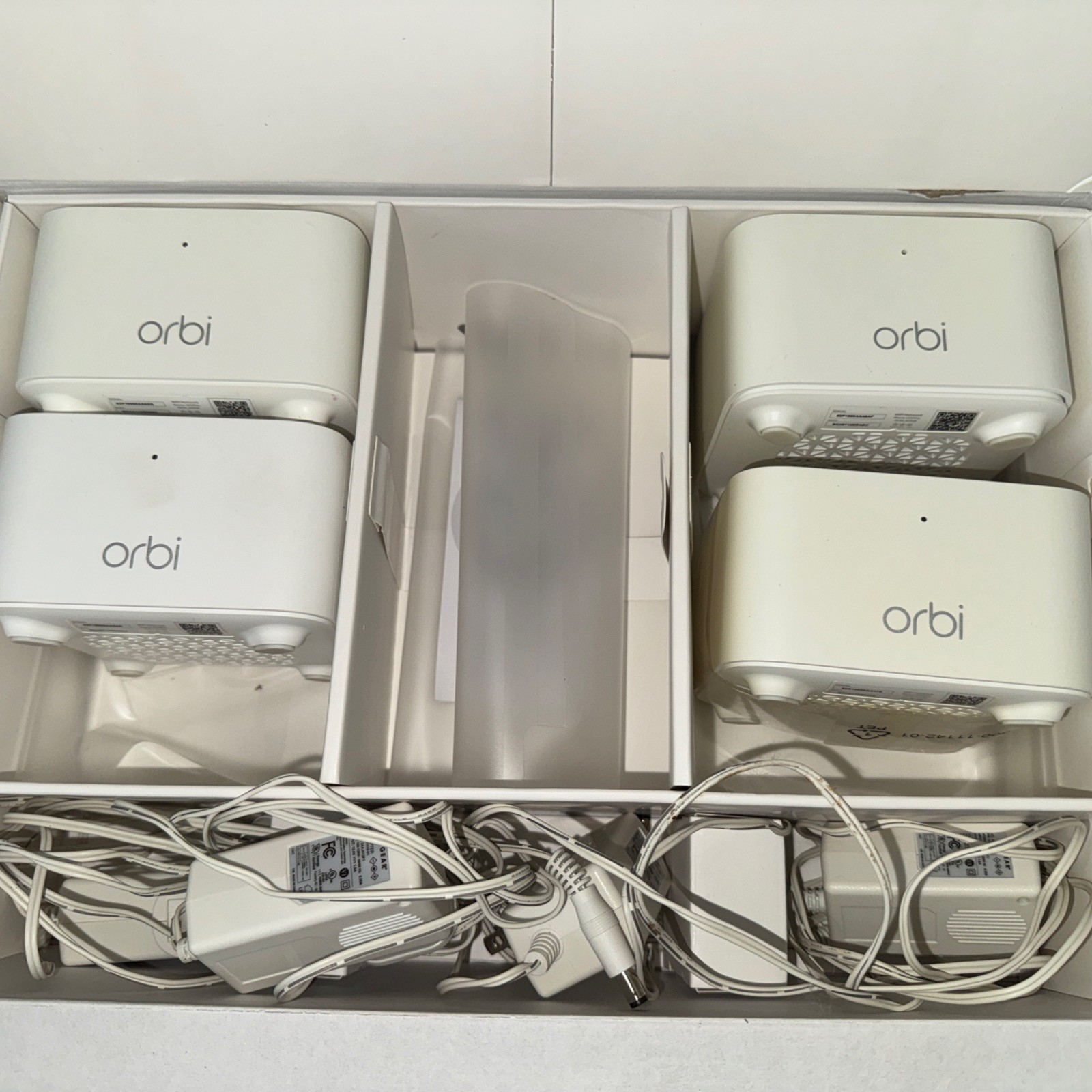 NETGEAR Orbi RBK12-100NAS Mesh Wi-Fi Router + Satellite (3,000sqft Coverage)