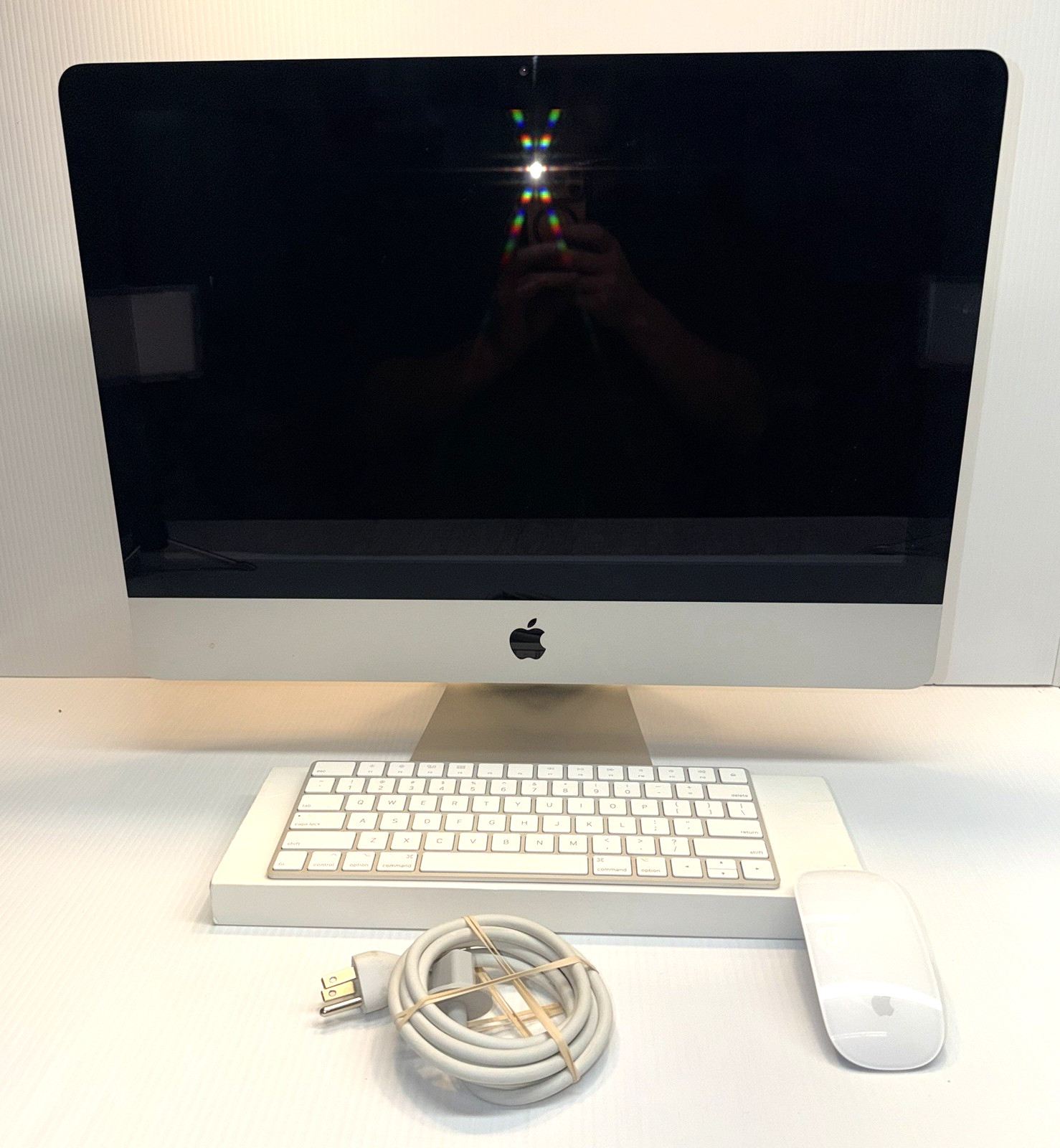 Apple iMac Model A1311 21.5" Desktop MID 2011 w/Keyboard & Mouse Tested & Works