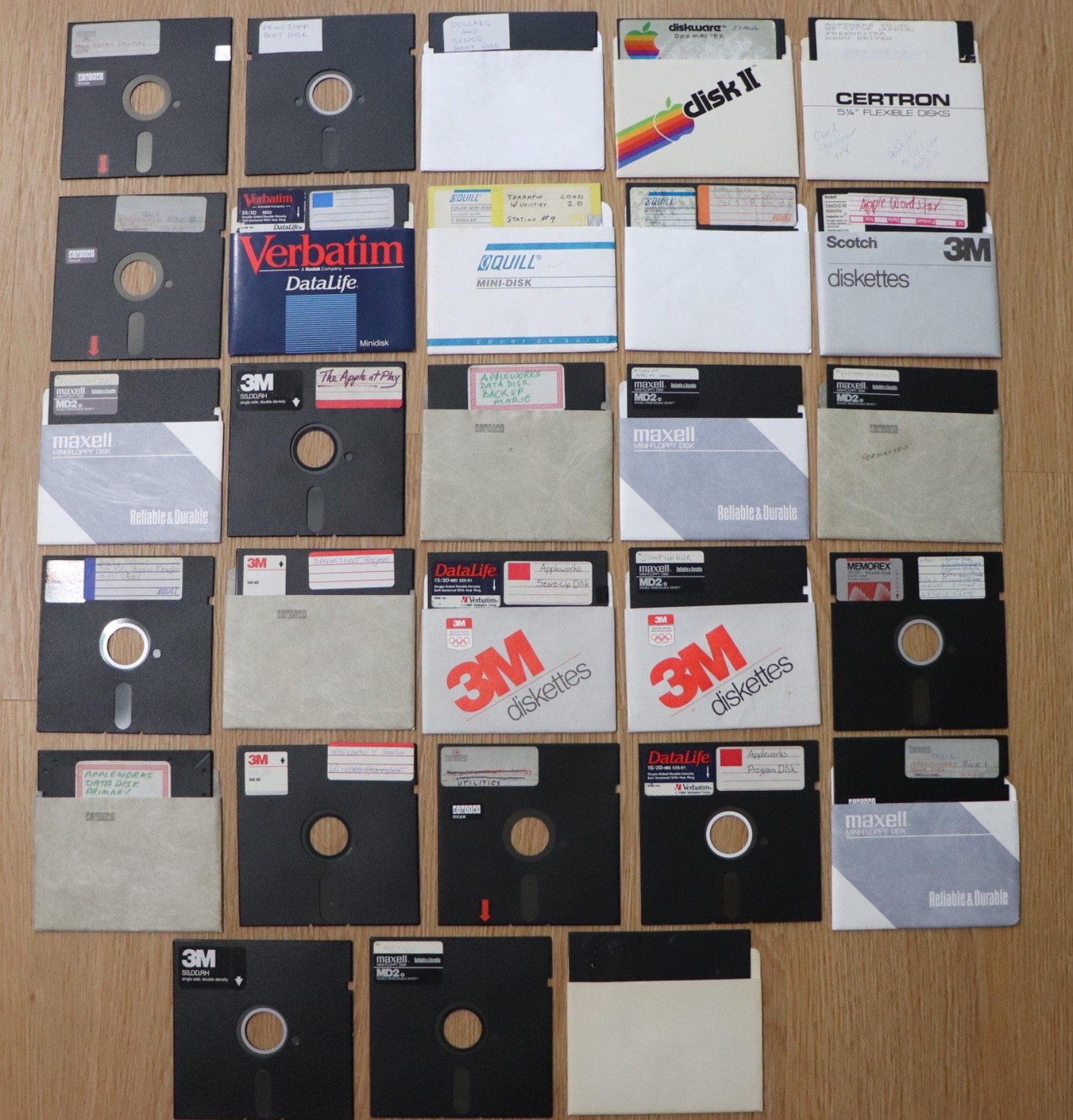 LOT OF 28 MISCELLANEOUS APPLE II SOFTWARE PROGRAM DISKETTES, NON ORIGINAL